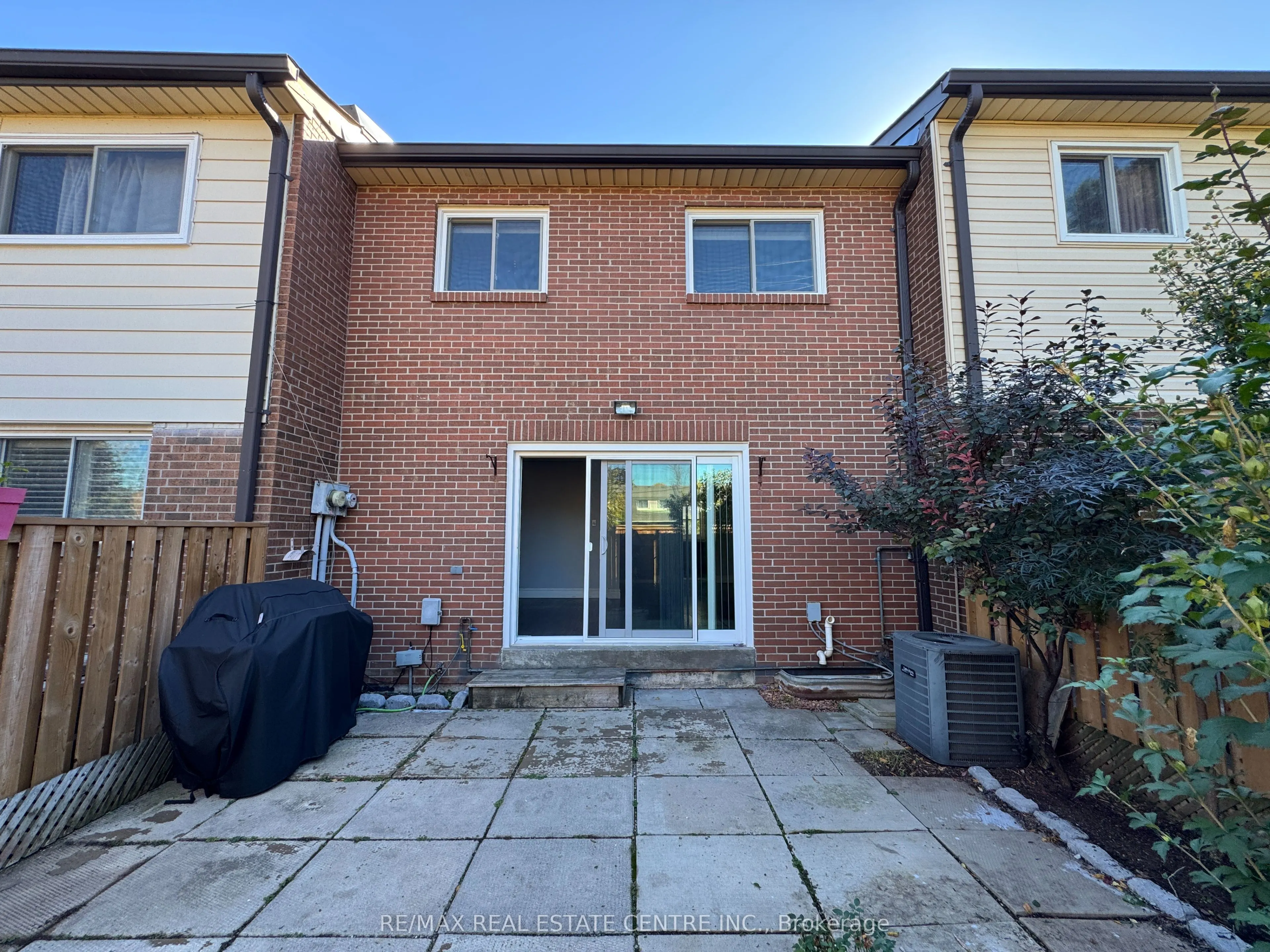 2825 Gananoque Drive #12