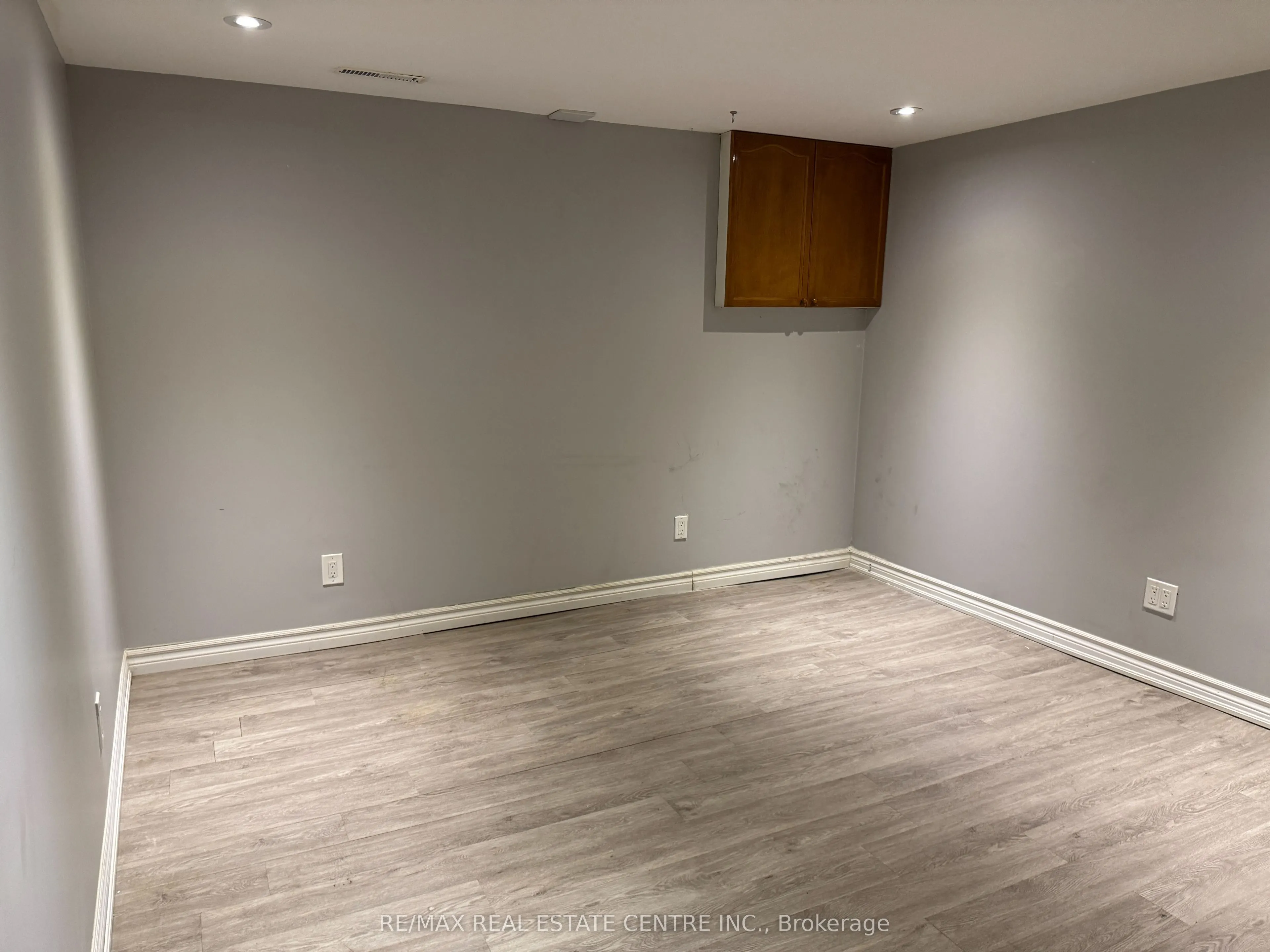 2825 Gananoque Drive #12