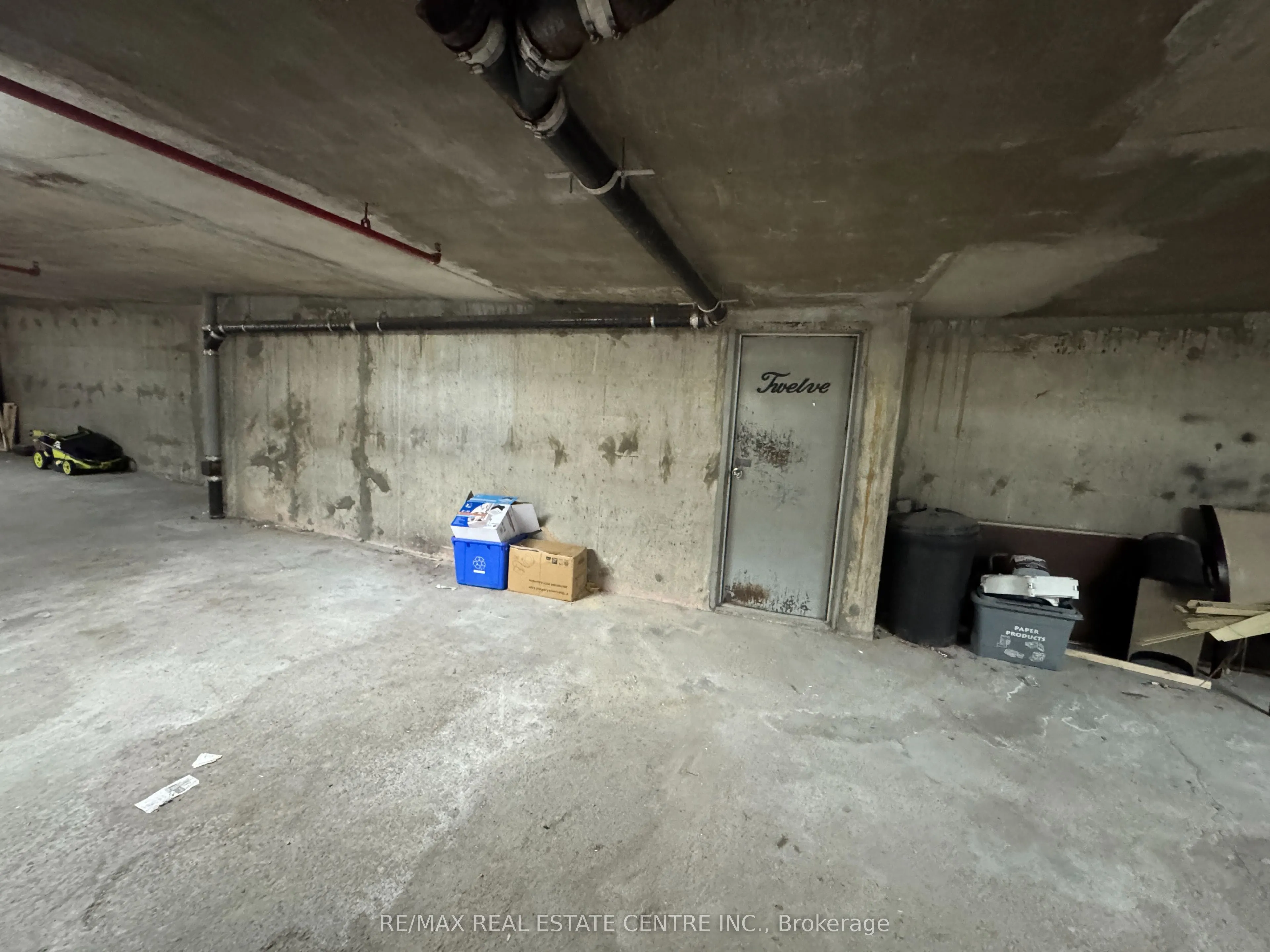 2825 Gananoque Drive #12