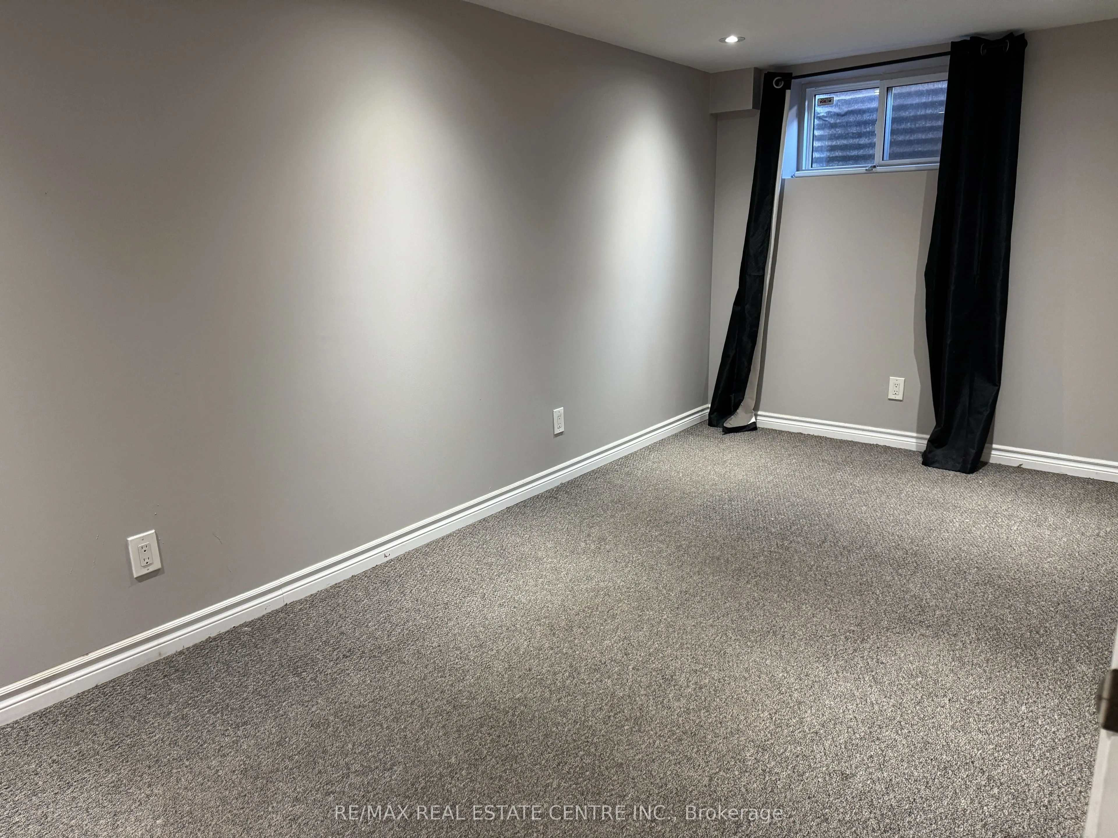 2825 Gananoque Drive #12