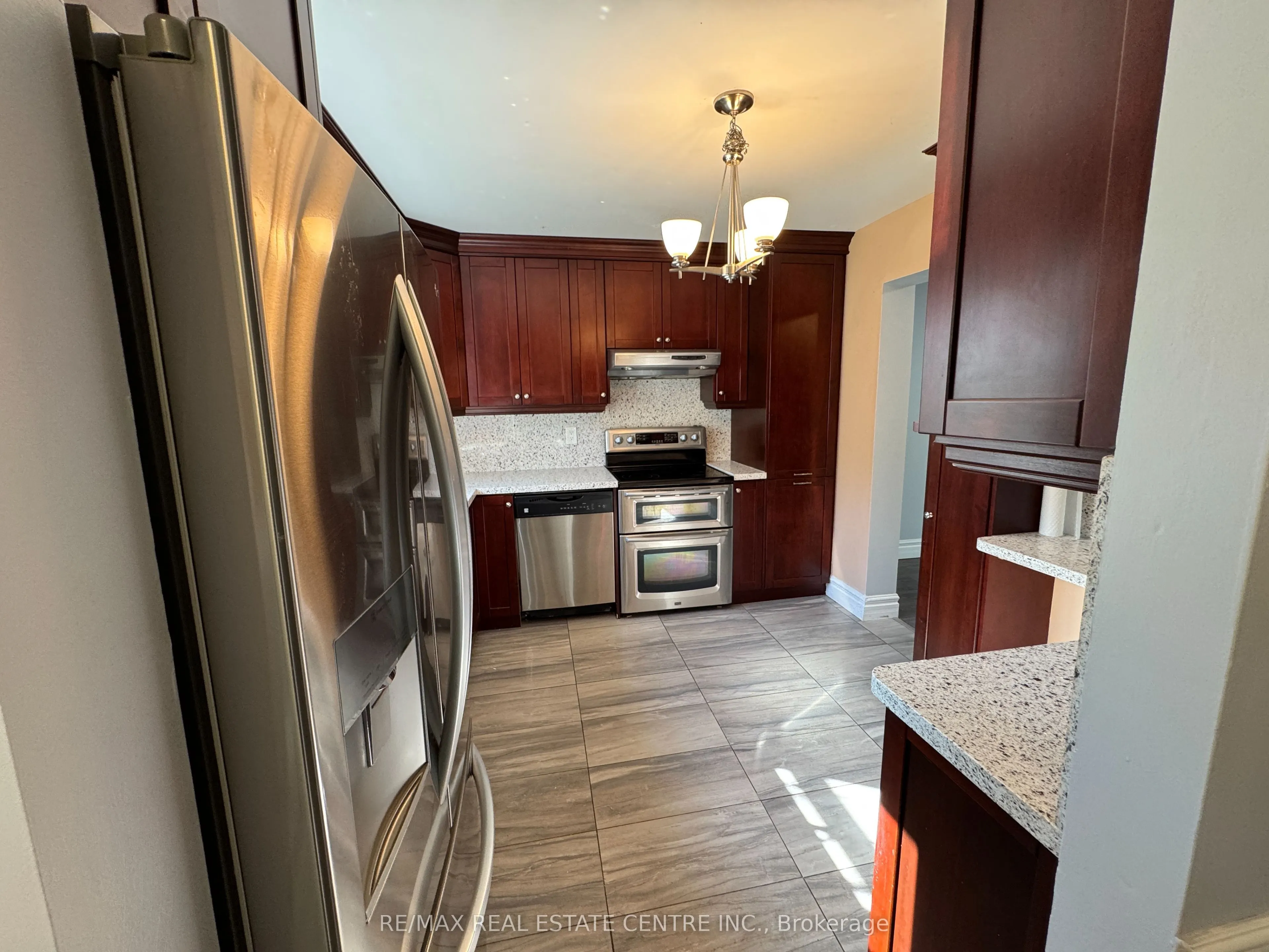 2825 Gananoque Drive #12