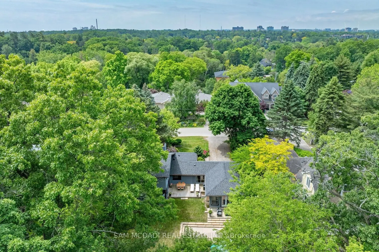 821 Parkland Avenue