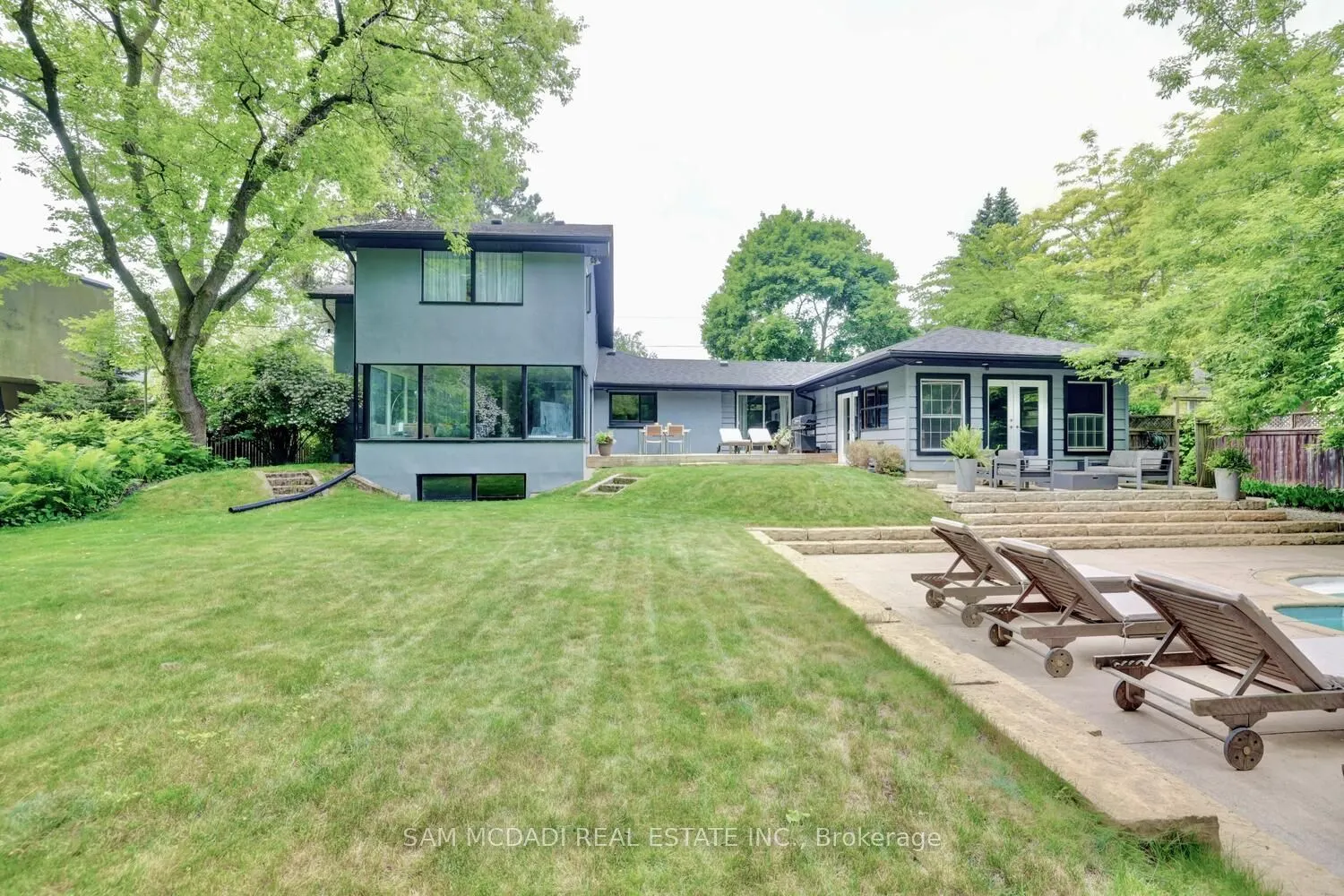 821 Parkland Avenue