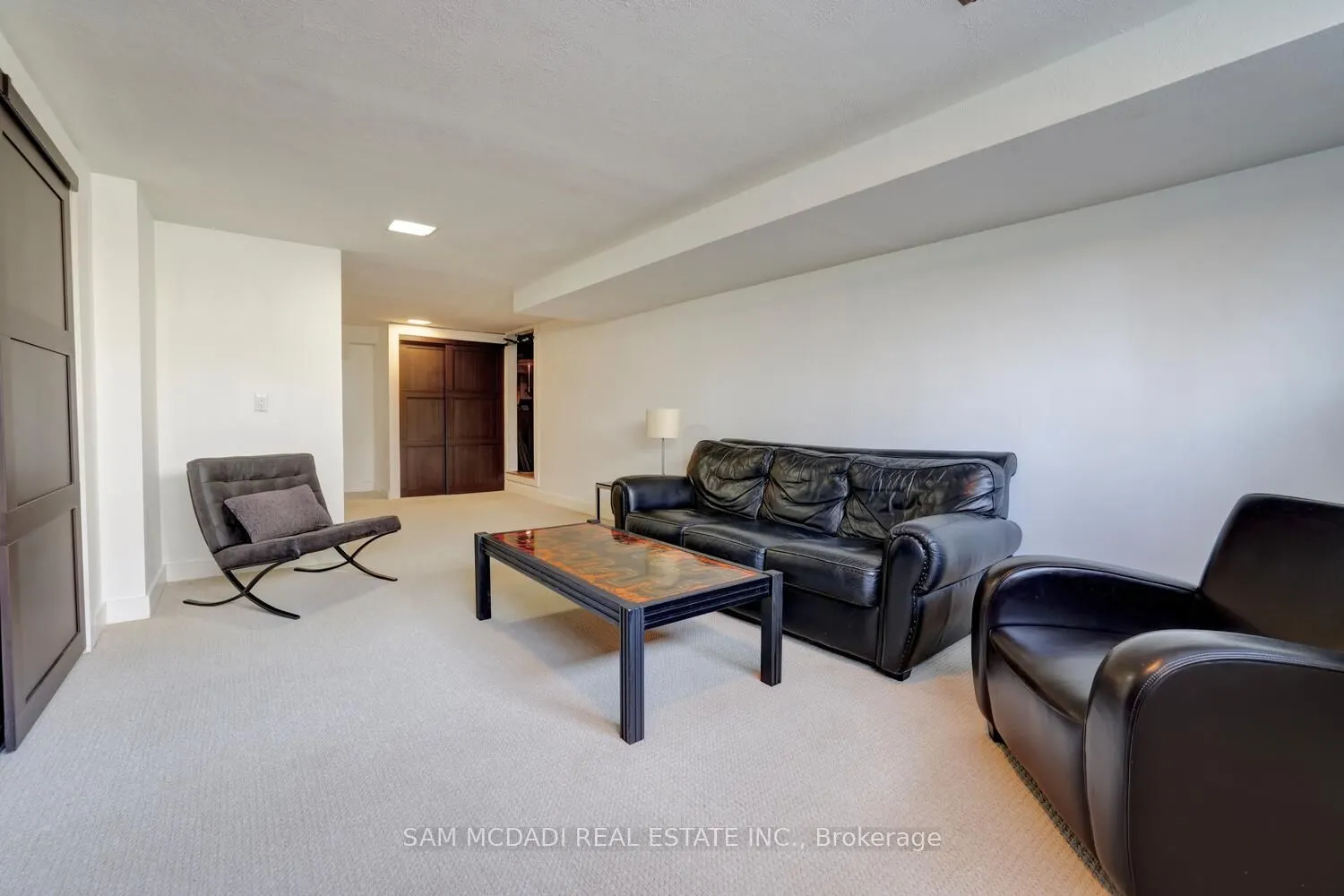 821 Parkland Avenue