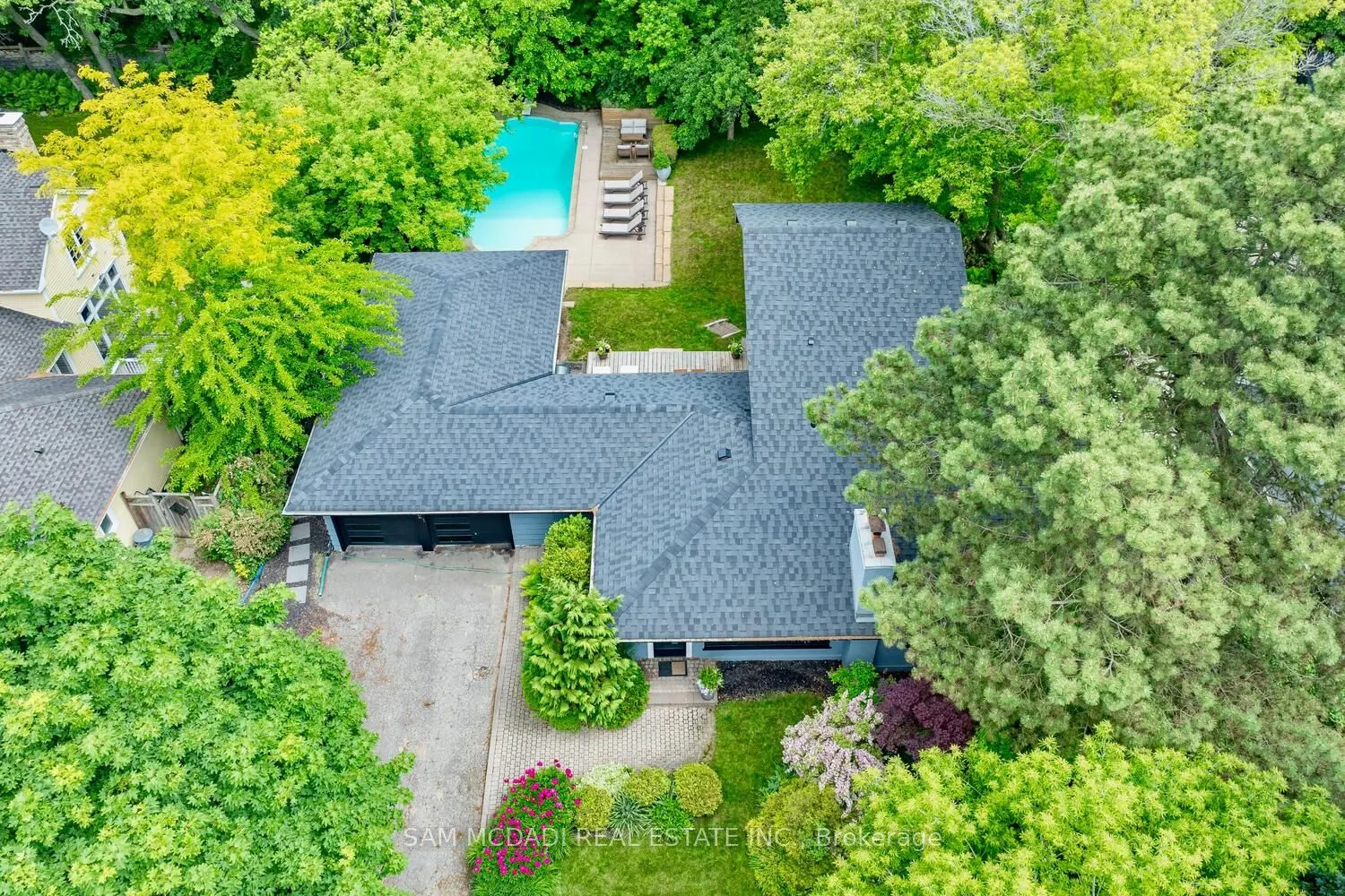 821 Parkland Avenue