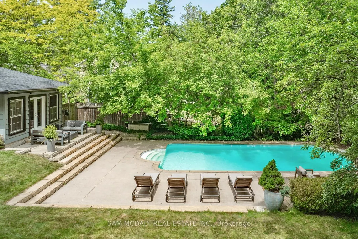 821 Parkland Avenue