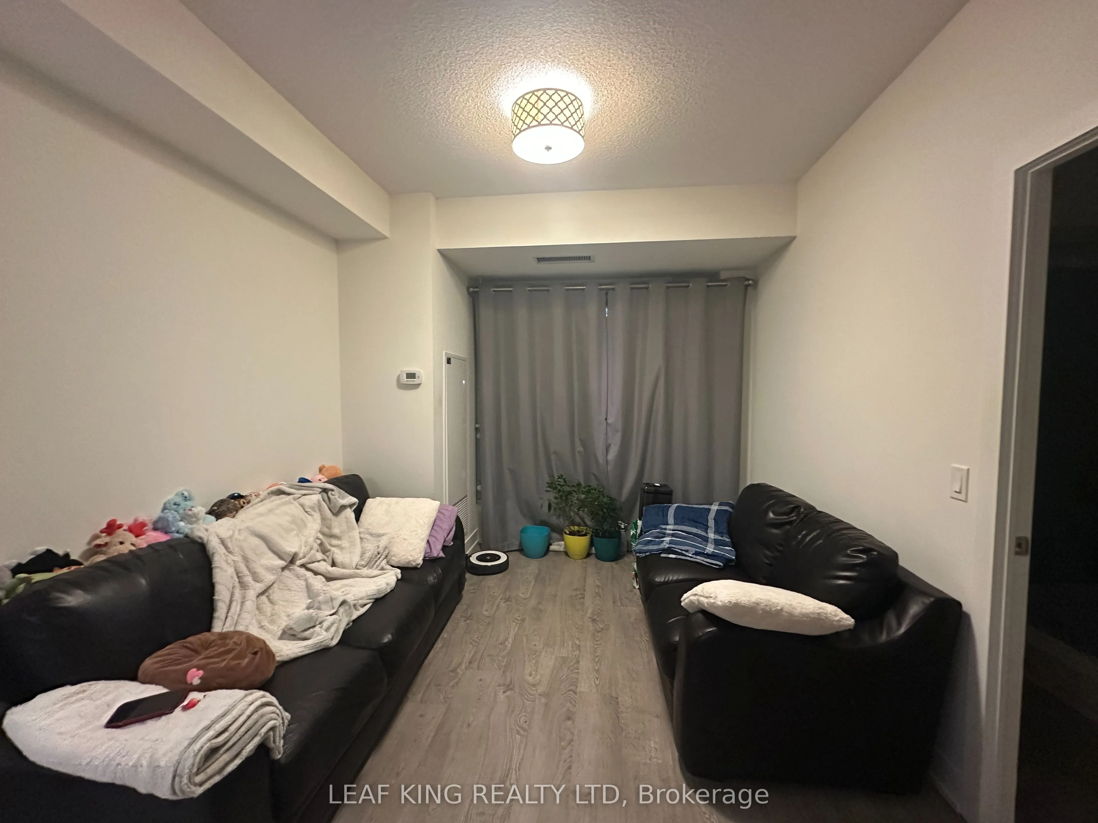 9 Mabelle Avenue #915