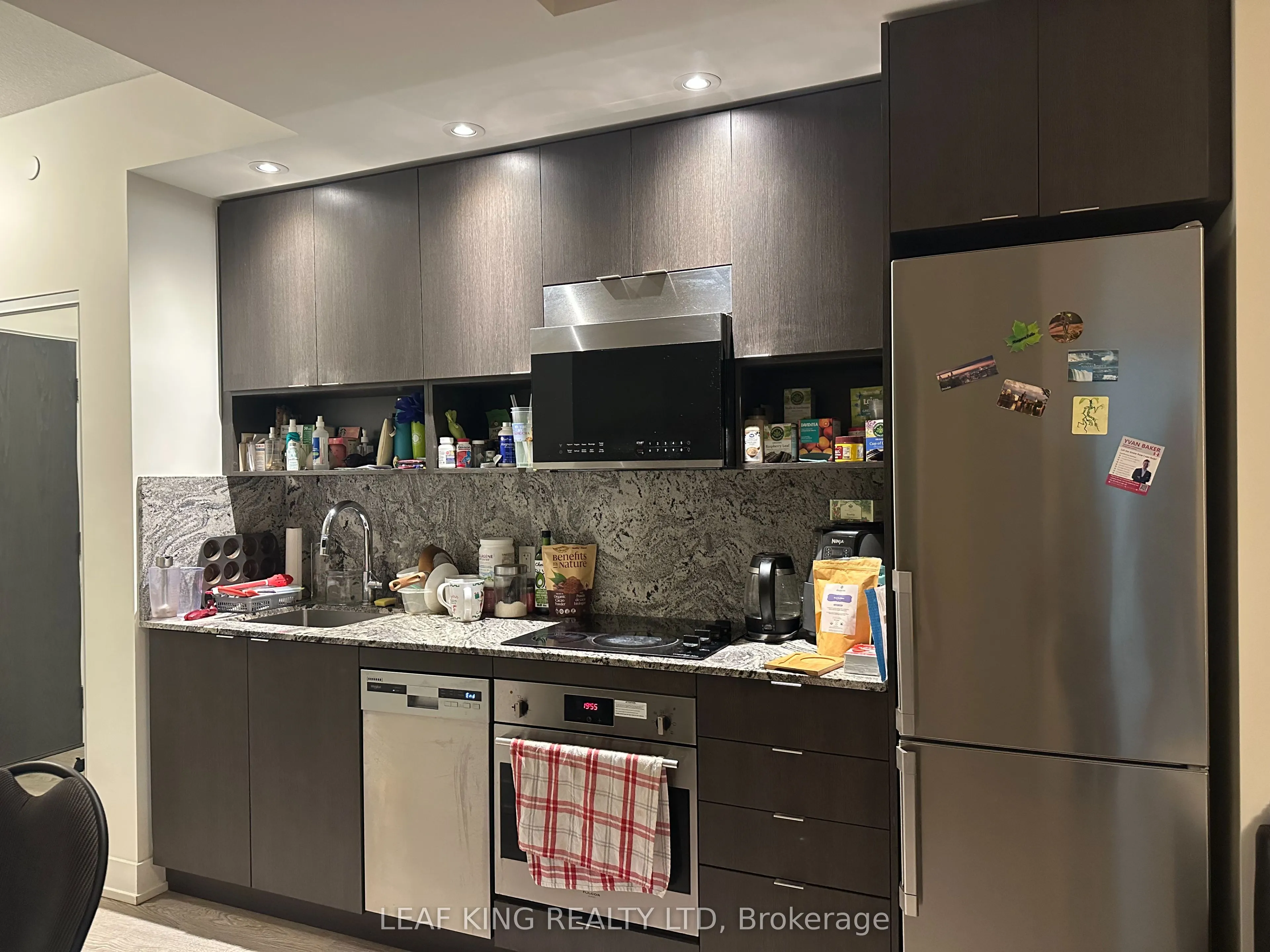 9 Mabelle Avenue #915