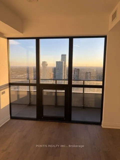 4015 The Exchange #5704