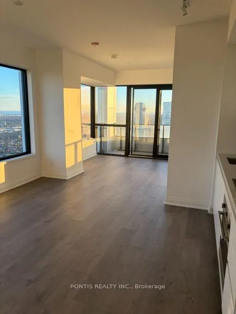 4015 The Exchange #5704