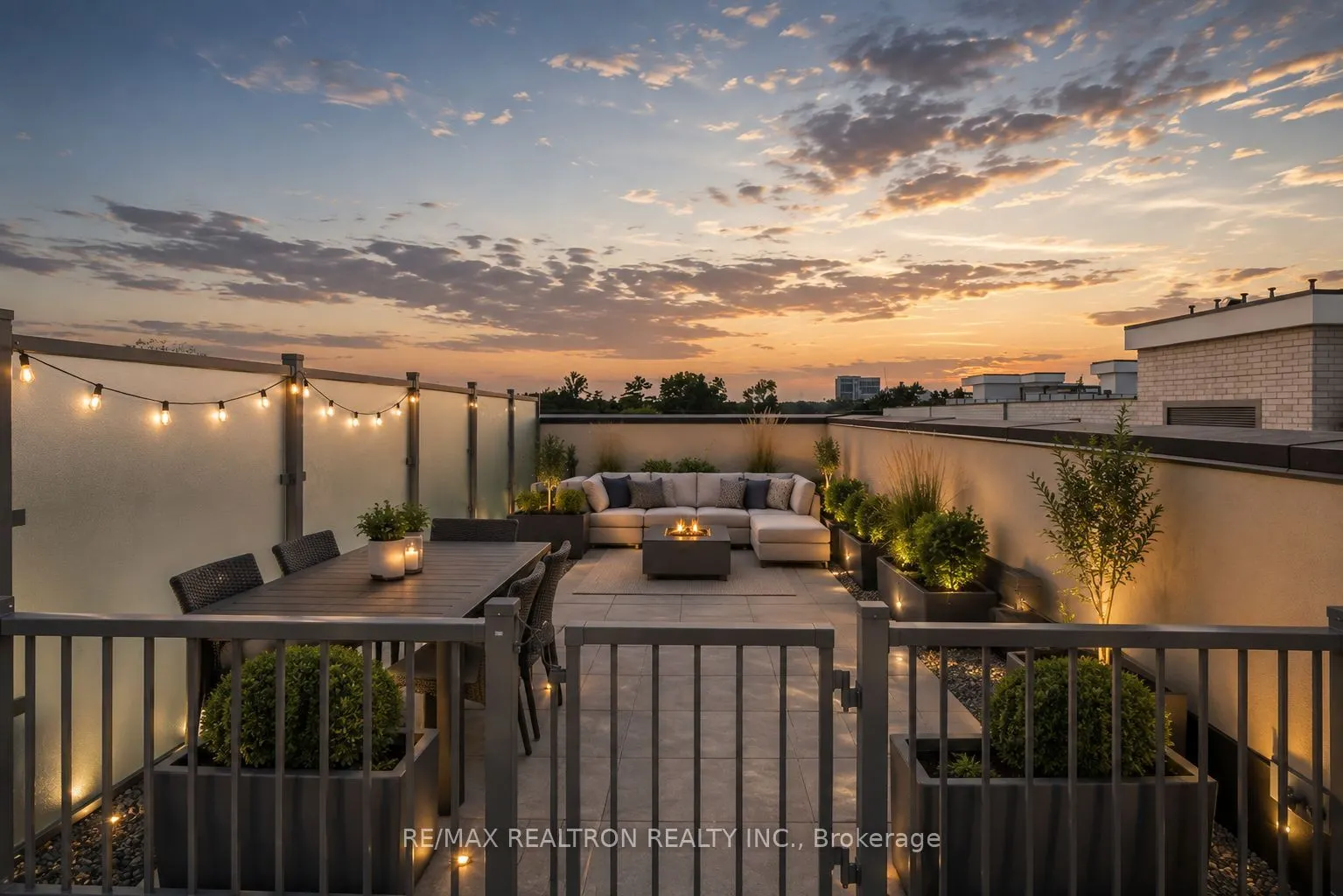 205 Lakeshore Road W #201