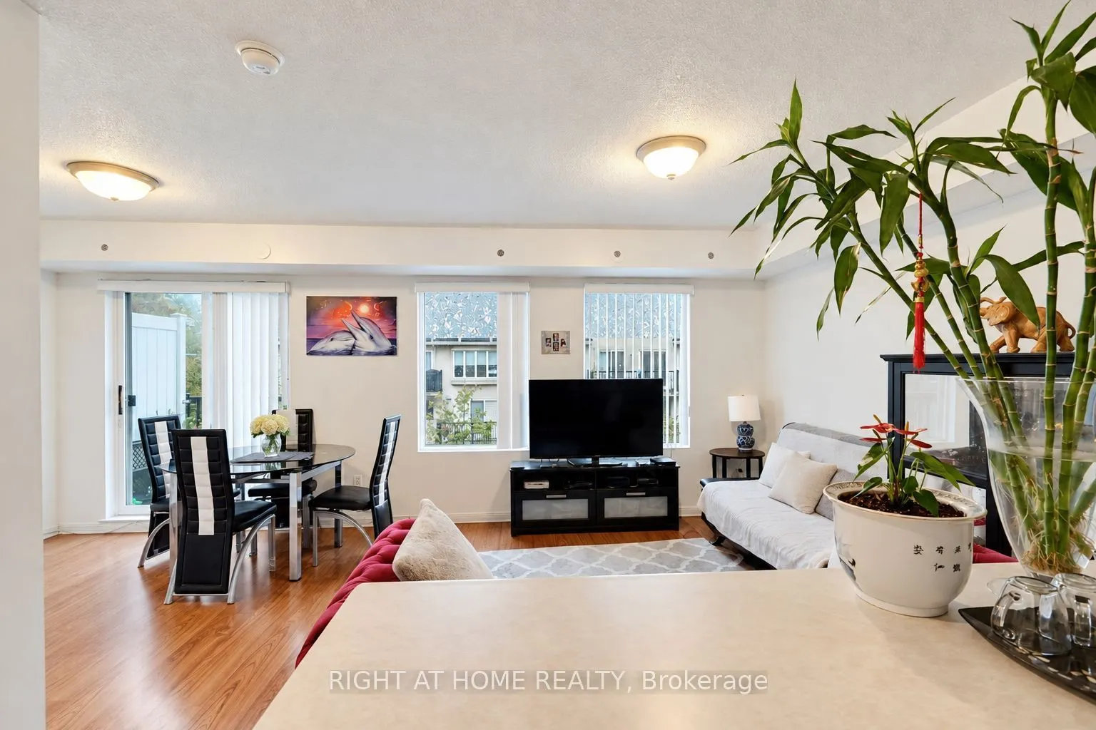 55 George Appleton Way #2095