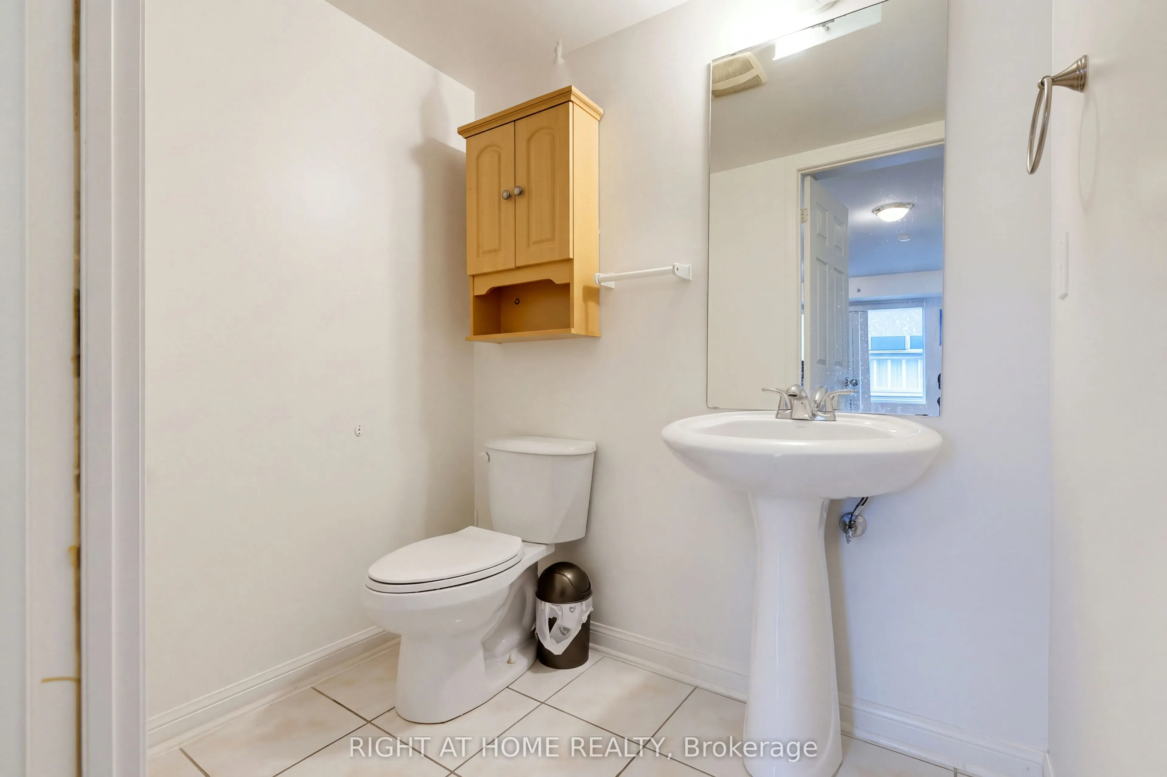 55 George Appleton Way #2095