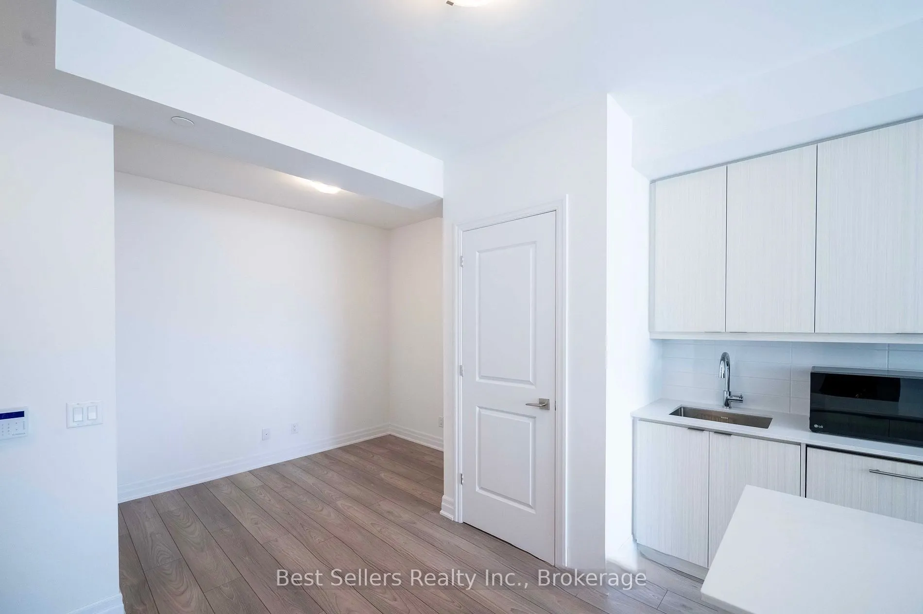 36 Elm Drive #2406