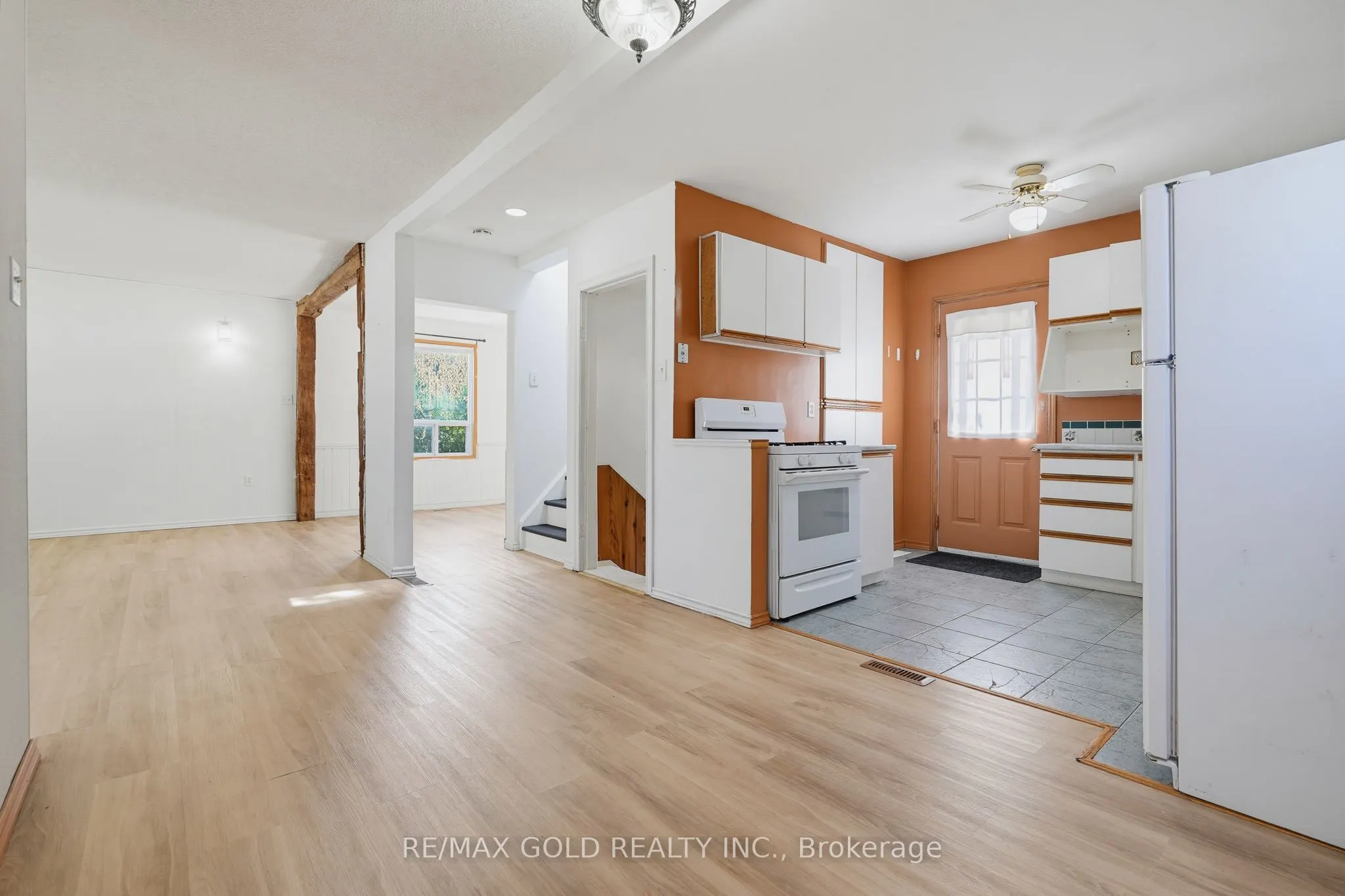 23 Pleasantview Avenue