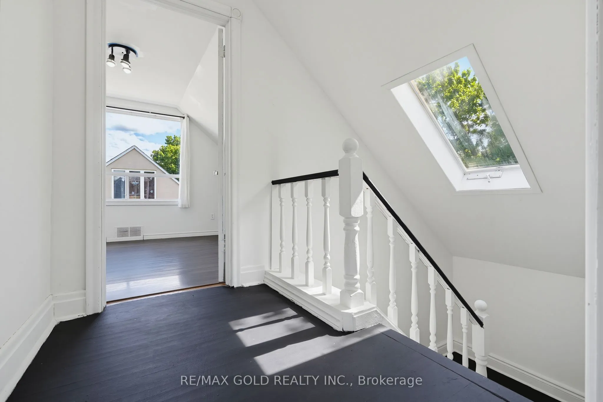 23 Pleasantview Avenue