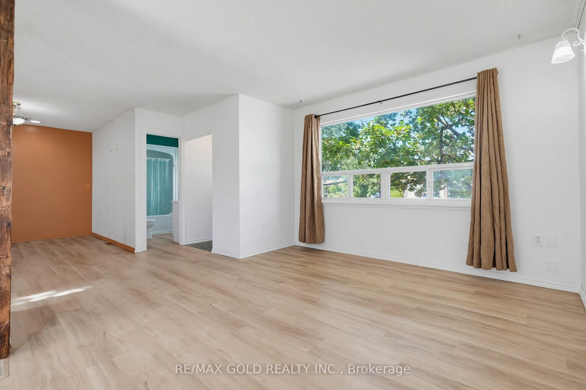 23 Pleasantview Avenue