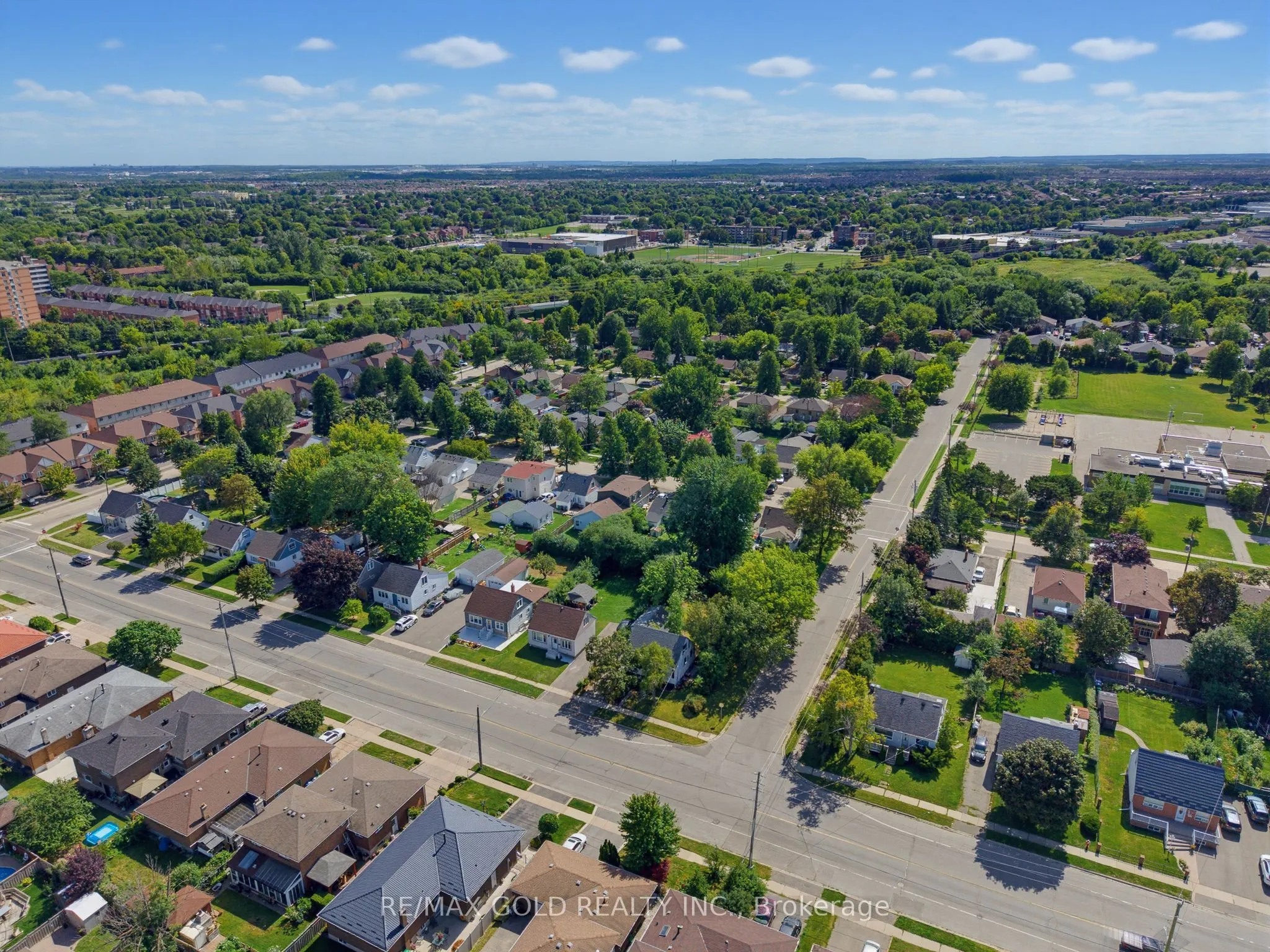 23 Pleasantview Avenue