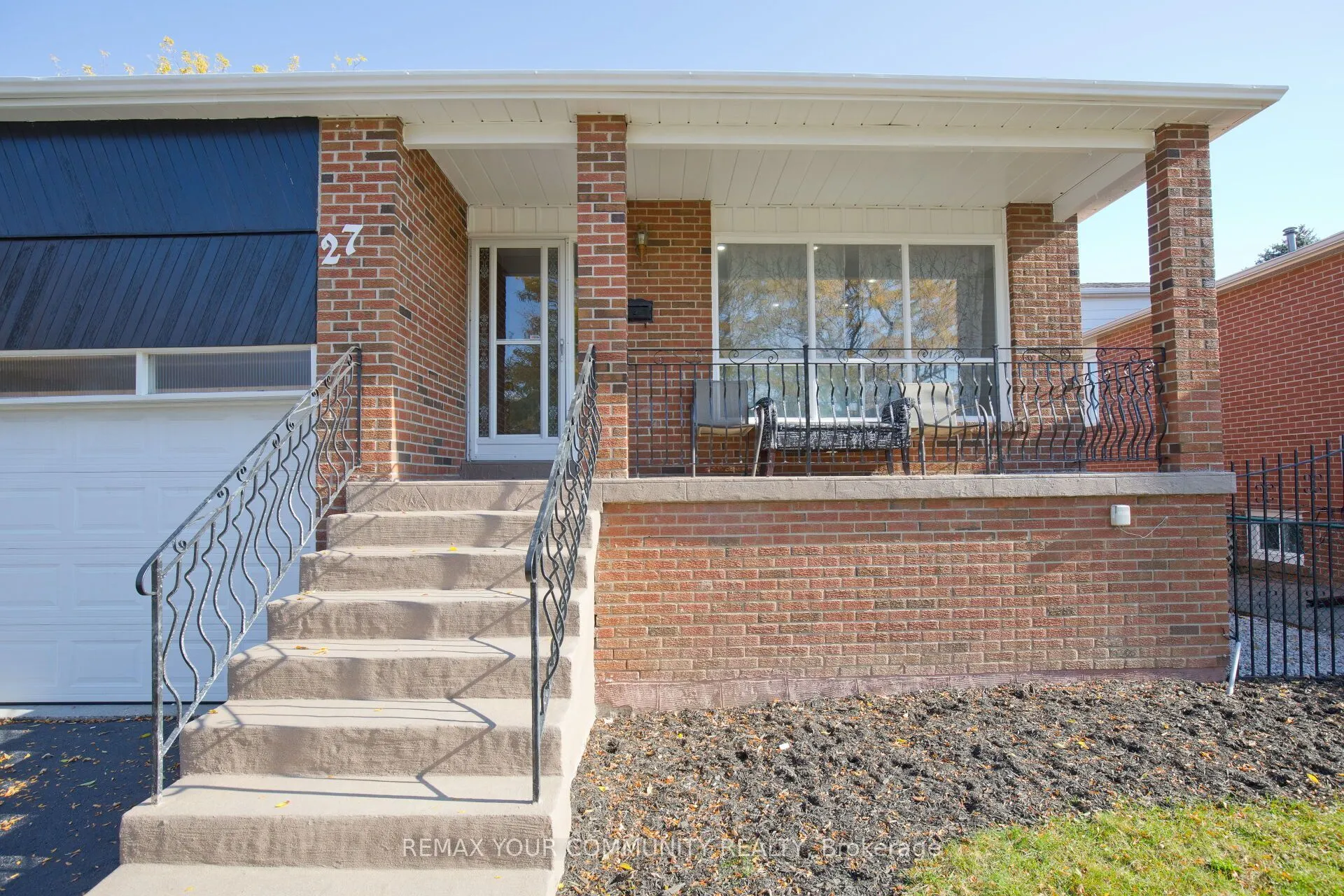 27 Moffatt Avenue