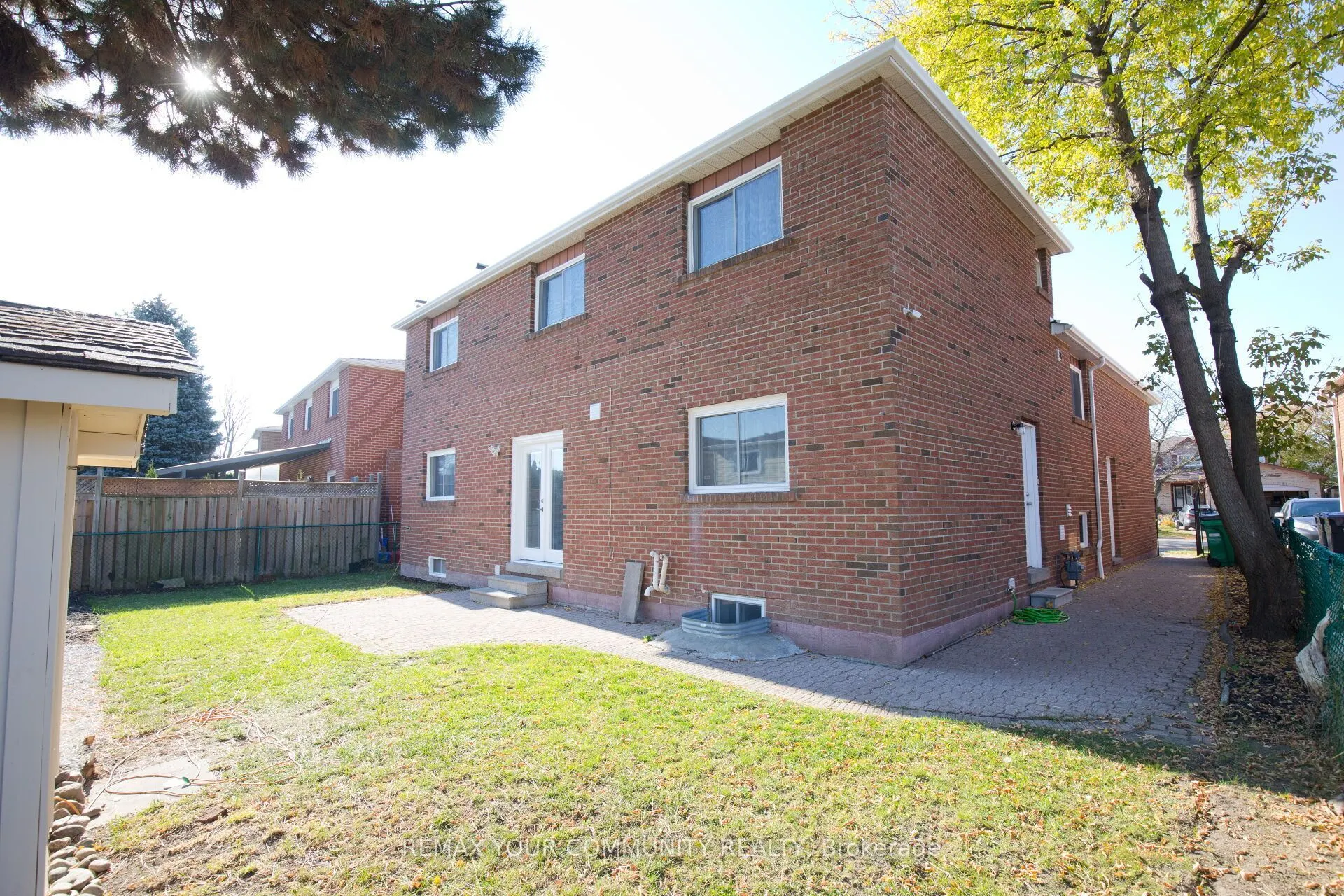 27 Moffatt Avenue