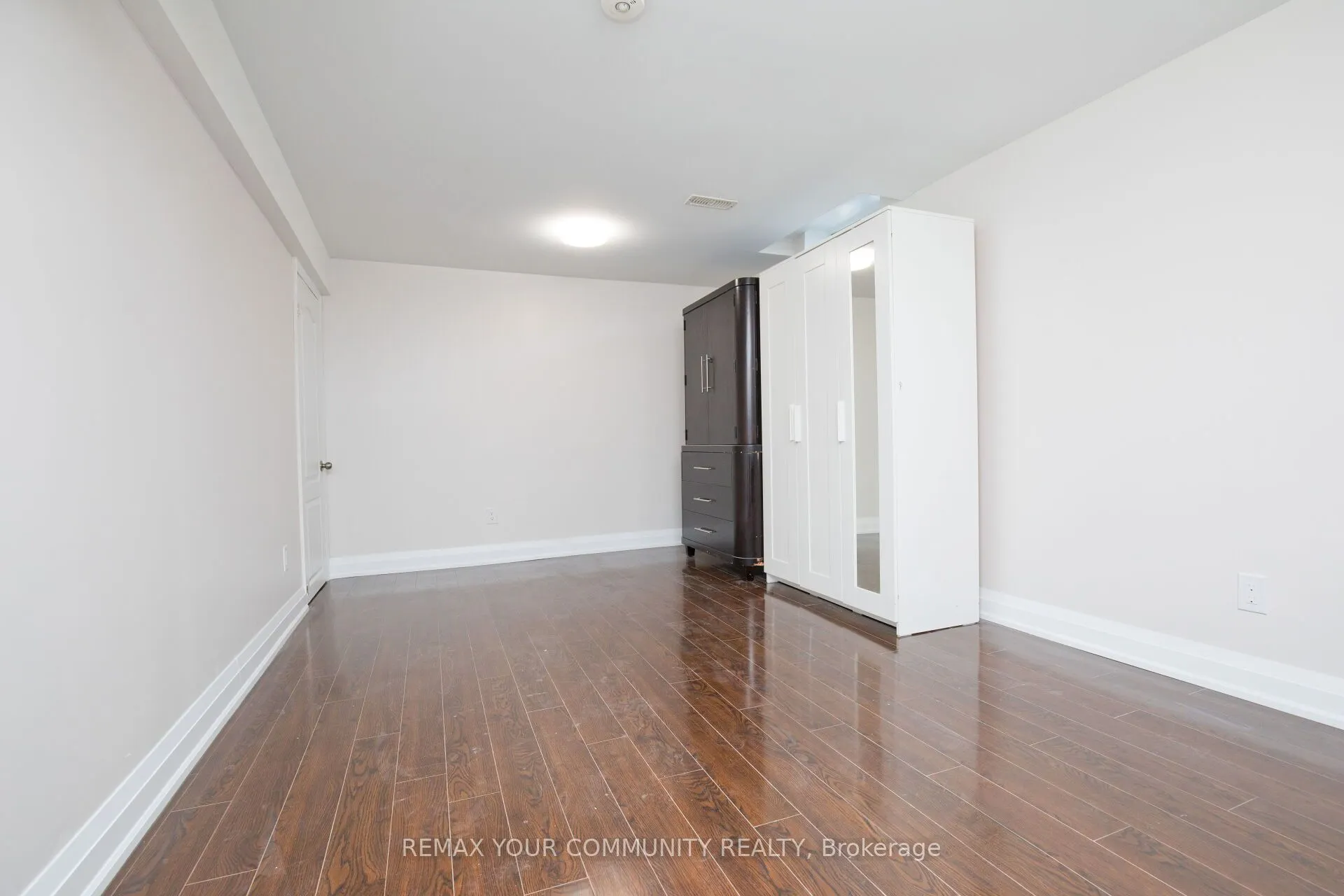 27 Moffatt Avenue