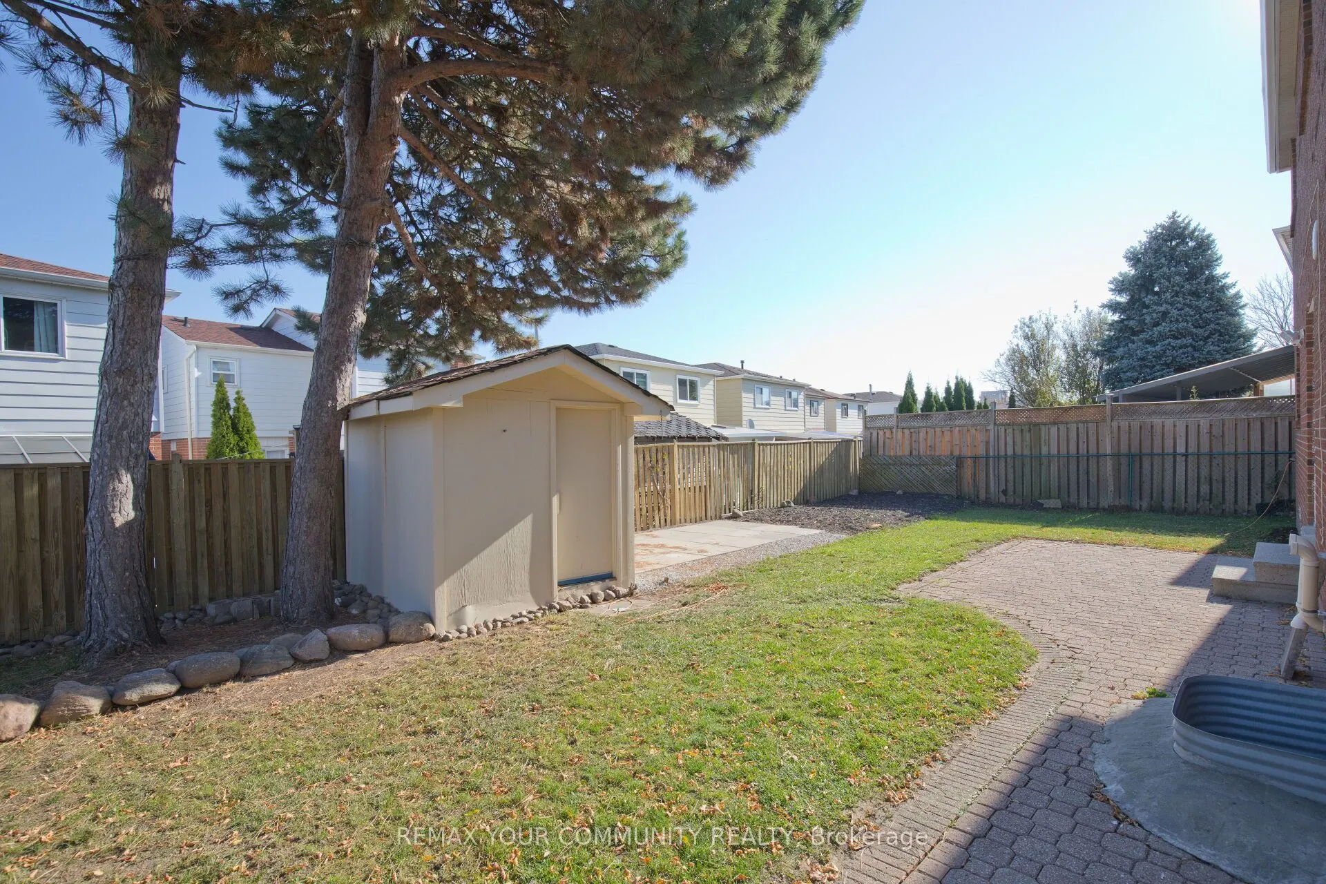 27 Moffatt Avenue