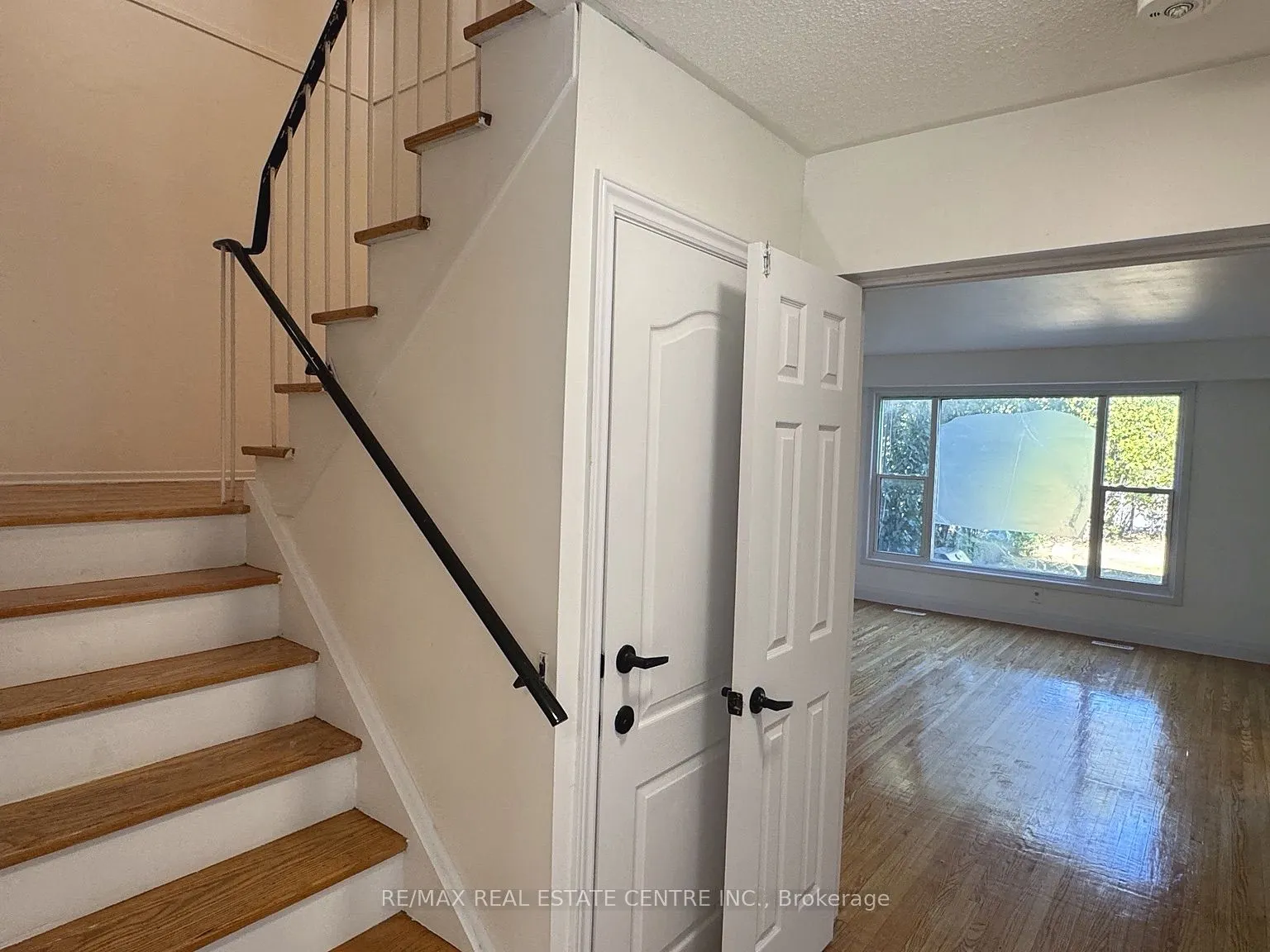 3722 Ellengale Drive