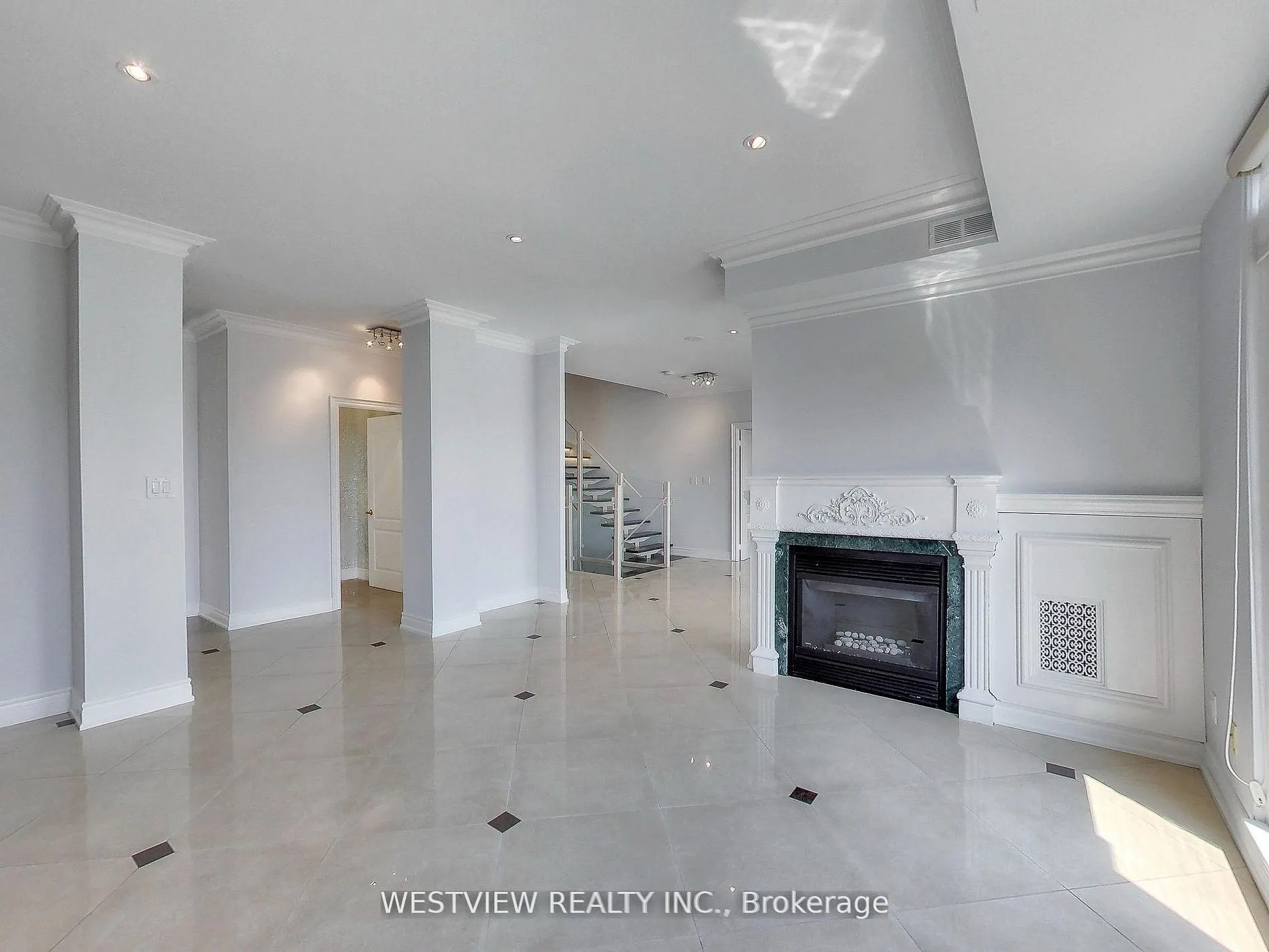2111 Lake Shore Boulevard #116