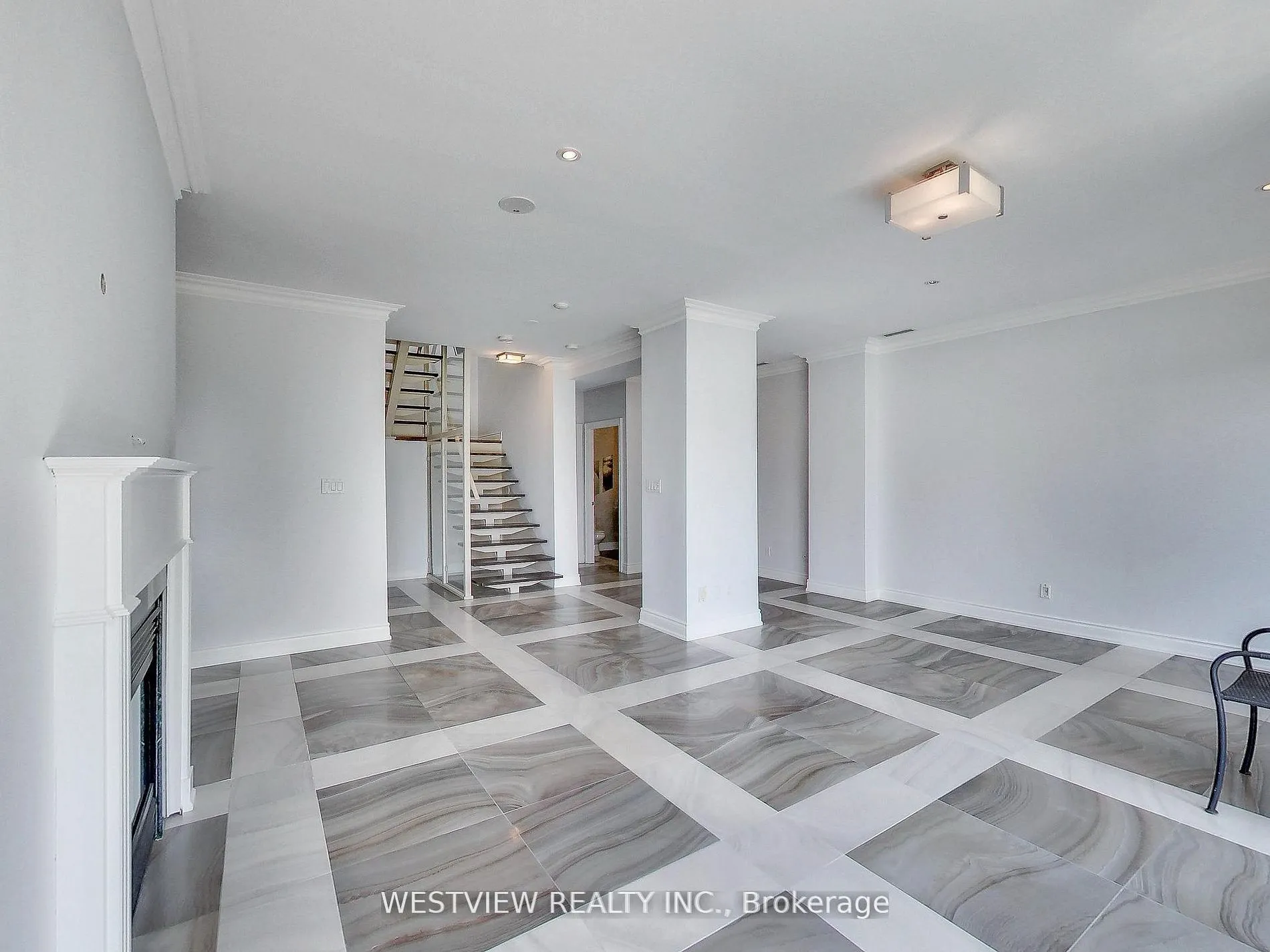 2111 Lake Shore Boulevard #116