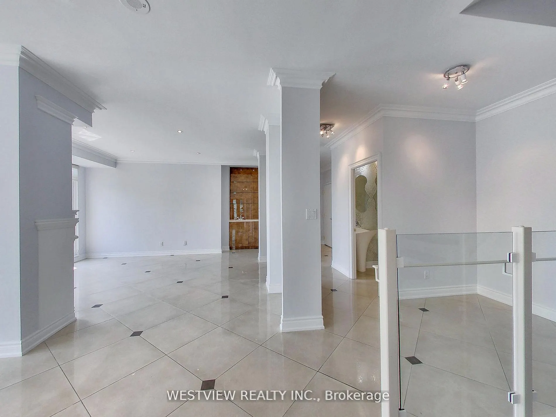 2111 Lake Shore Boulevard #116