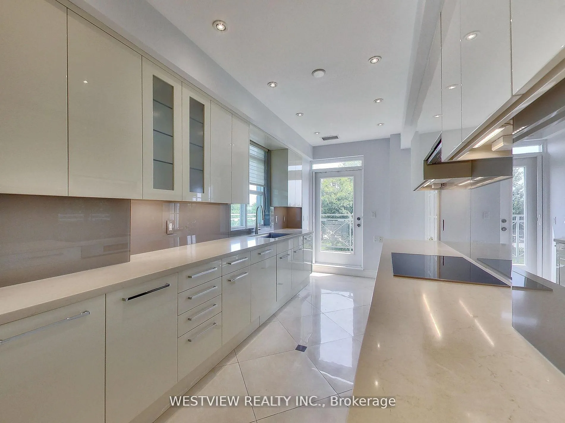 2111 Lake Shore Boulevard #116