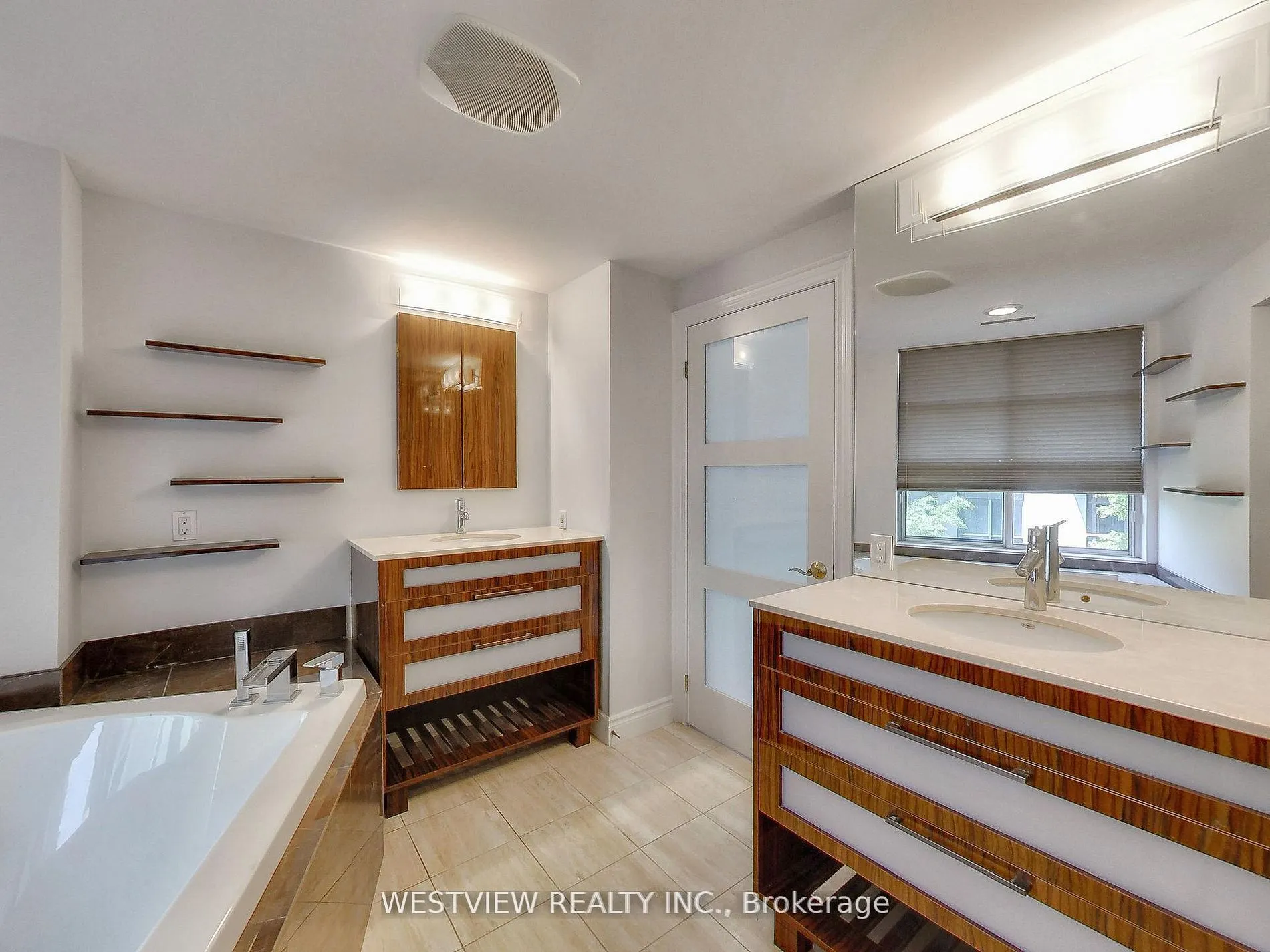 2111 Lake Shore Boulevard #116