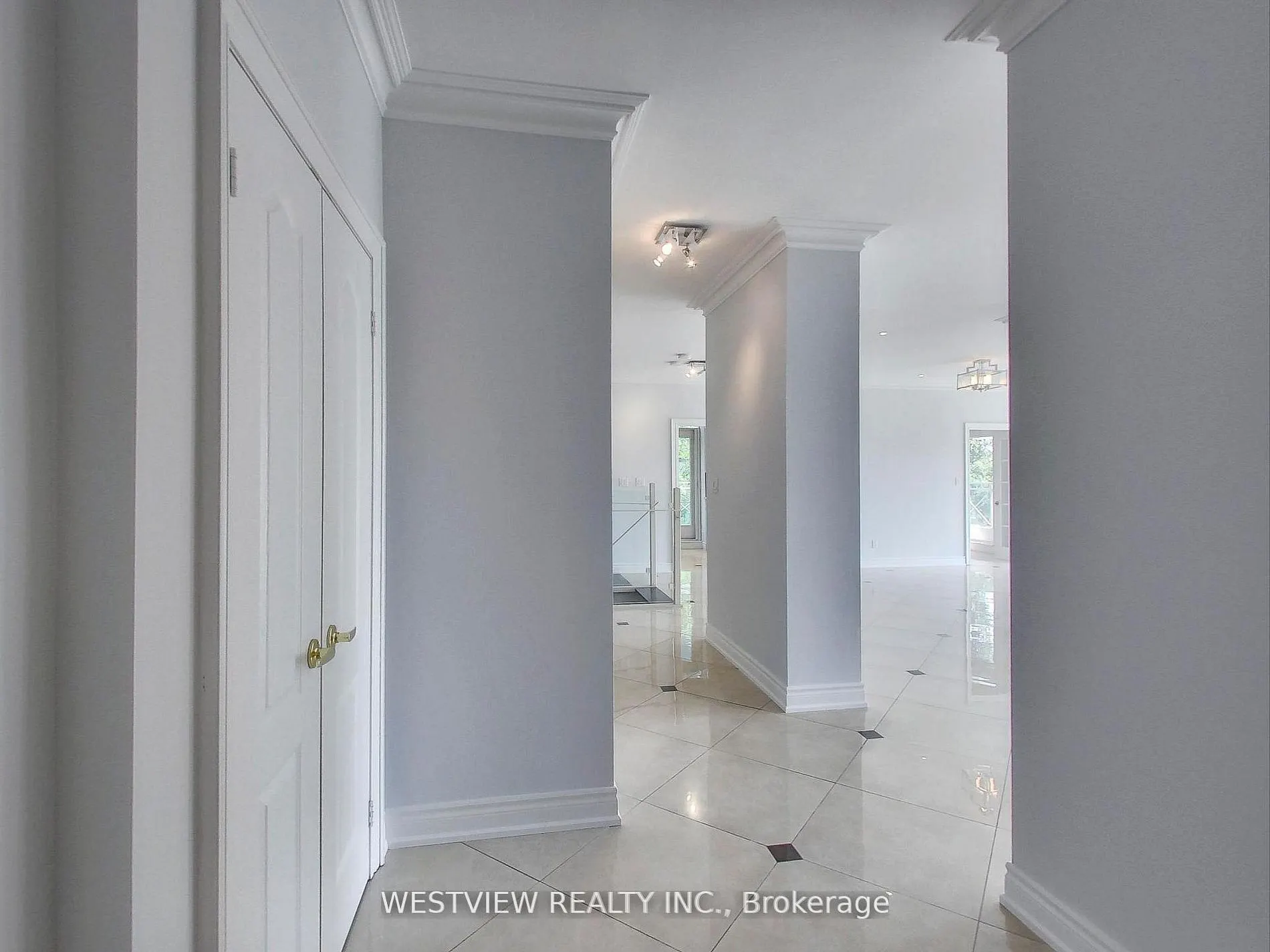 2111 Lake Shore Boulevard #116