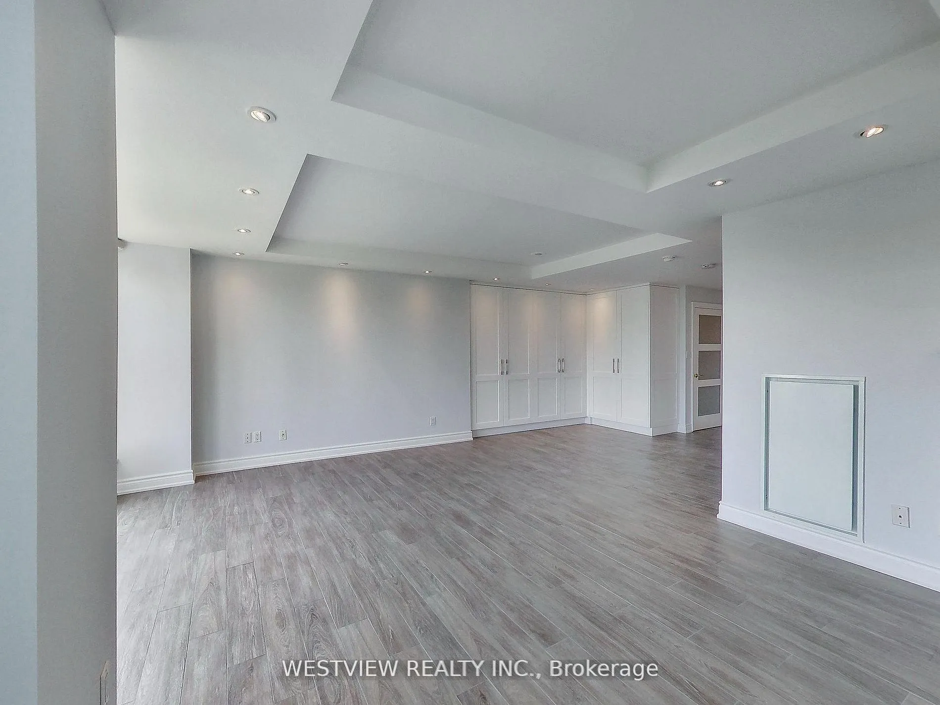 2111 Lake Shore Boulevard #116