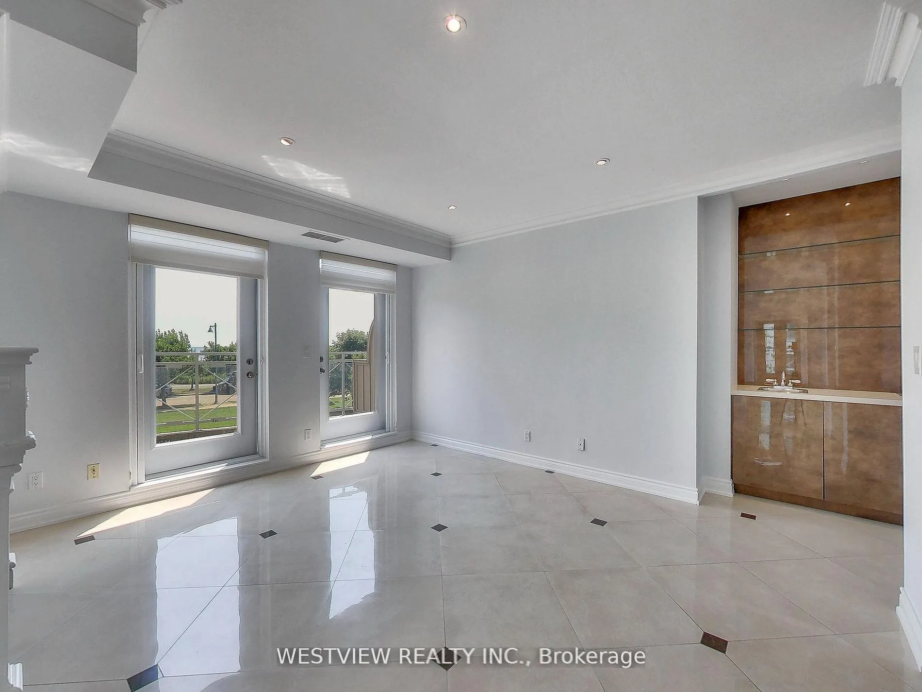 2111 Lake Shore Boulevard #116
