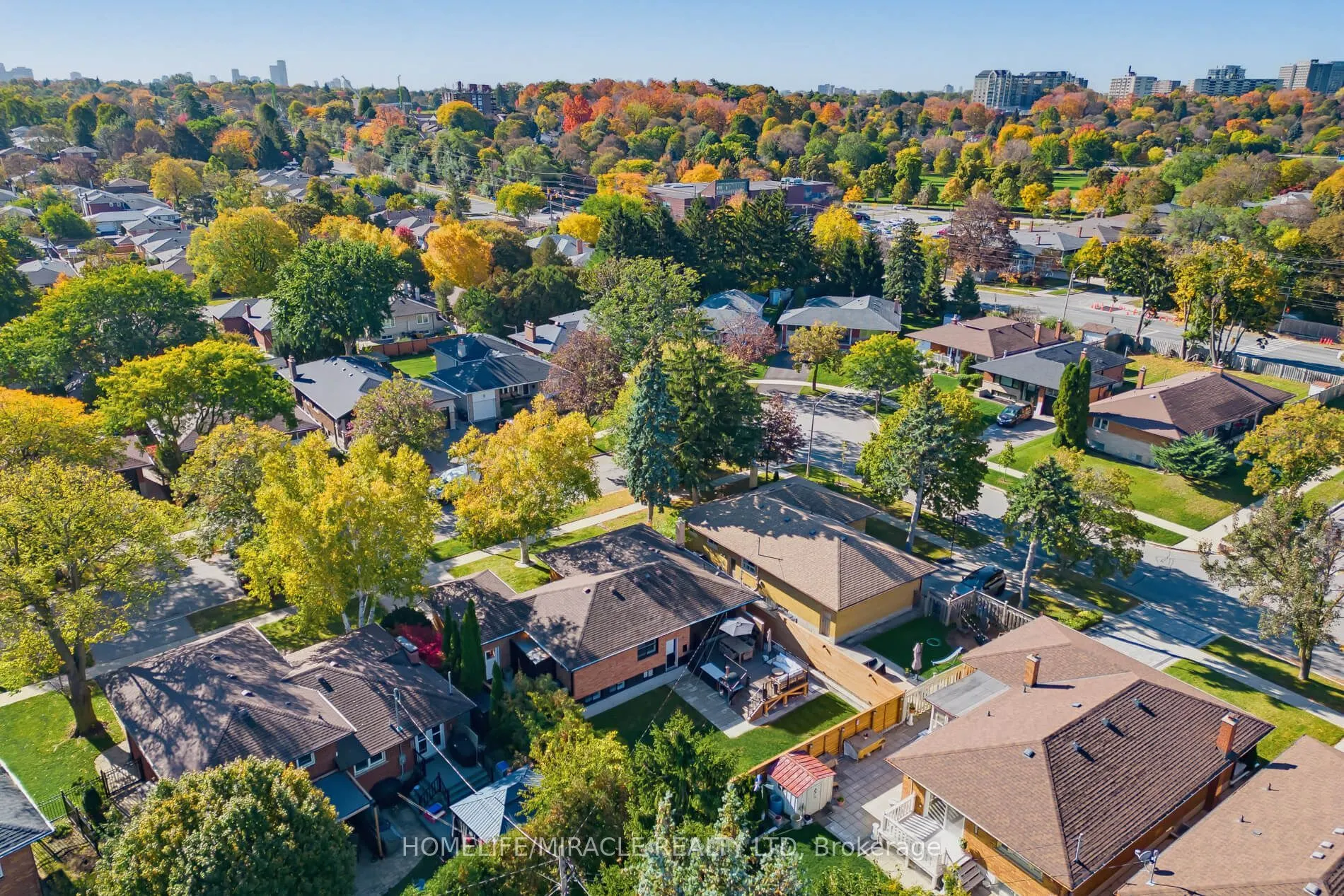 8 Laurelwood Crescent