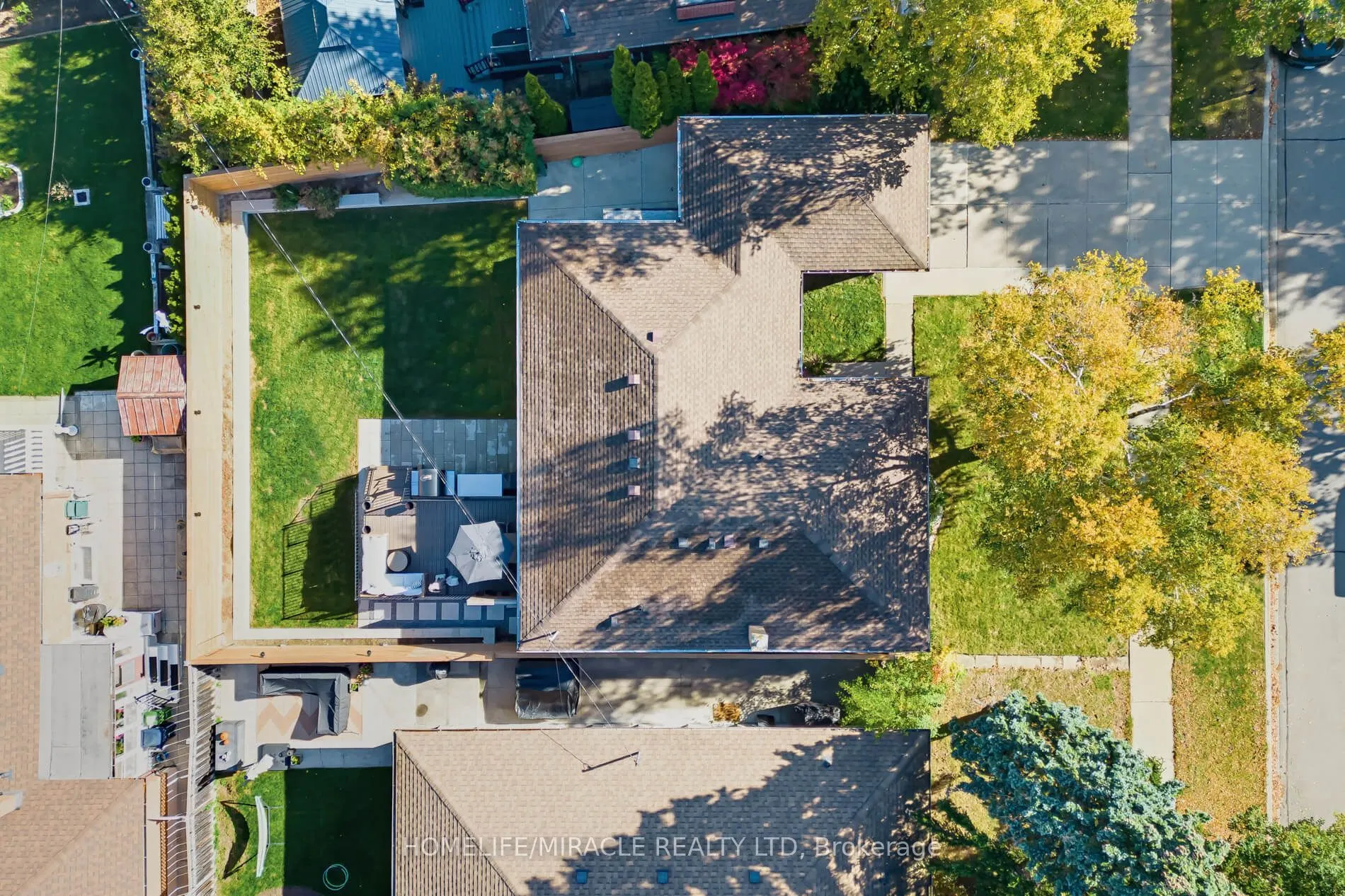8 Laurelwood Crescent