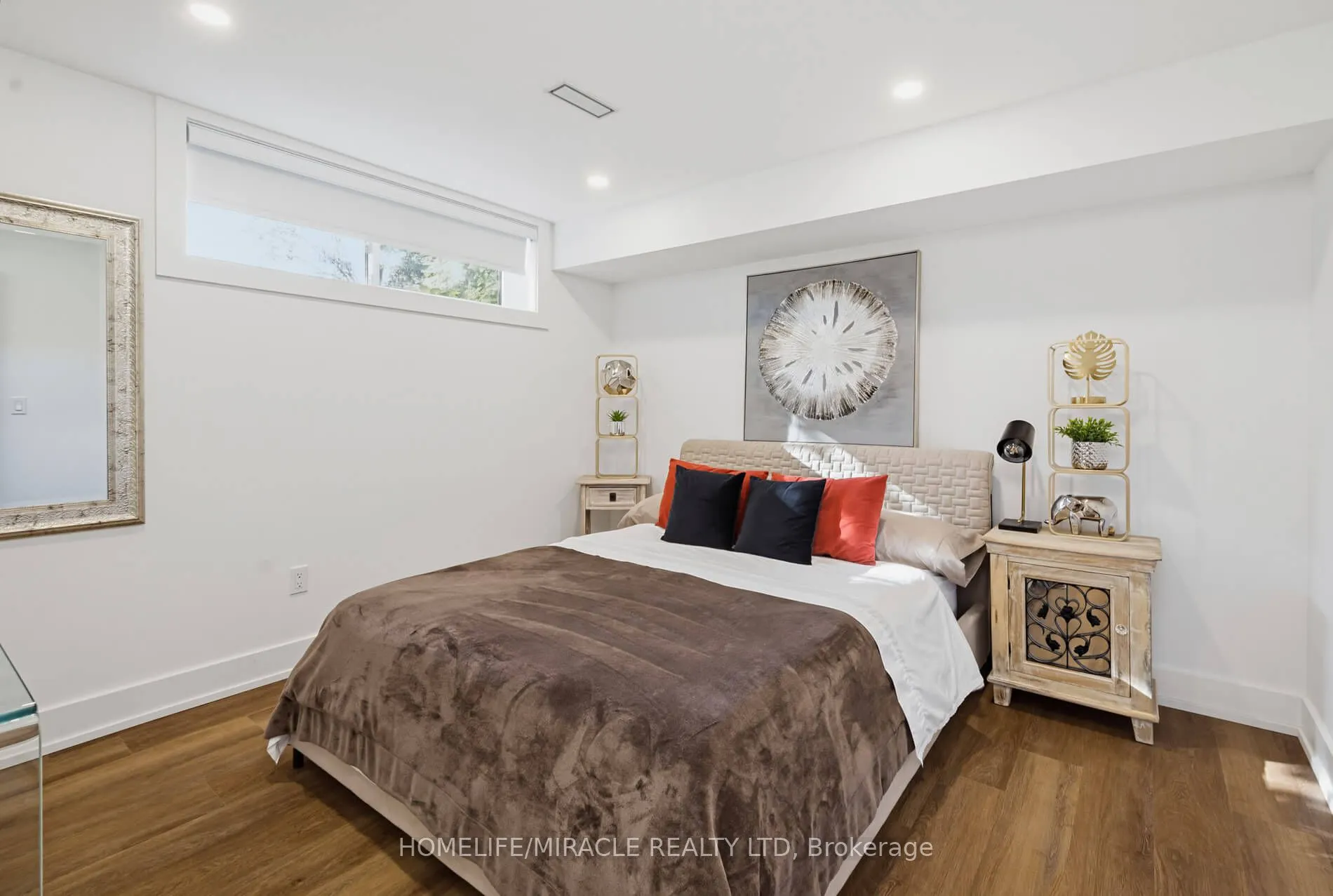 8 Laurelwood Crescent