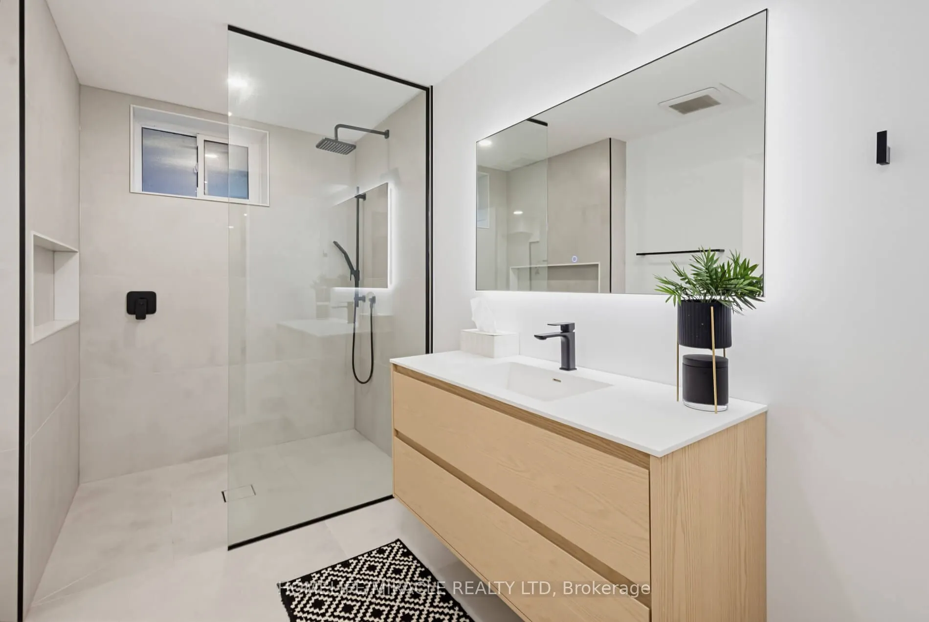 8 Laurelwood Crescent