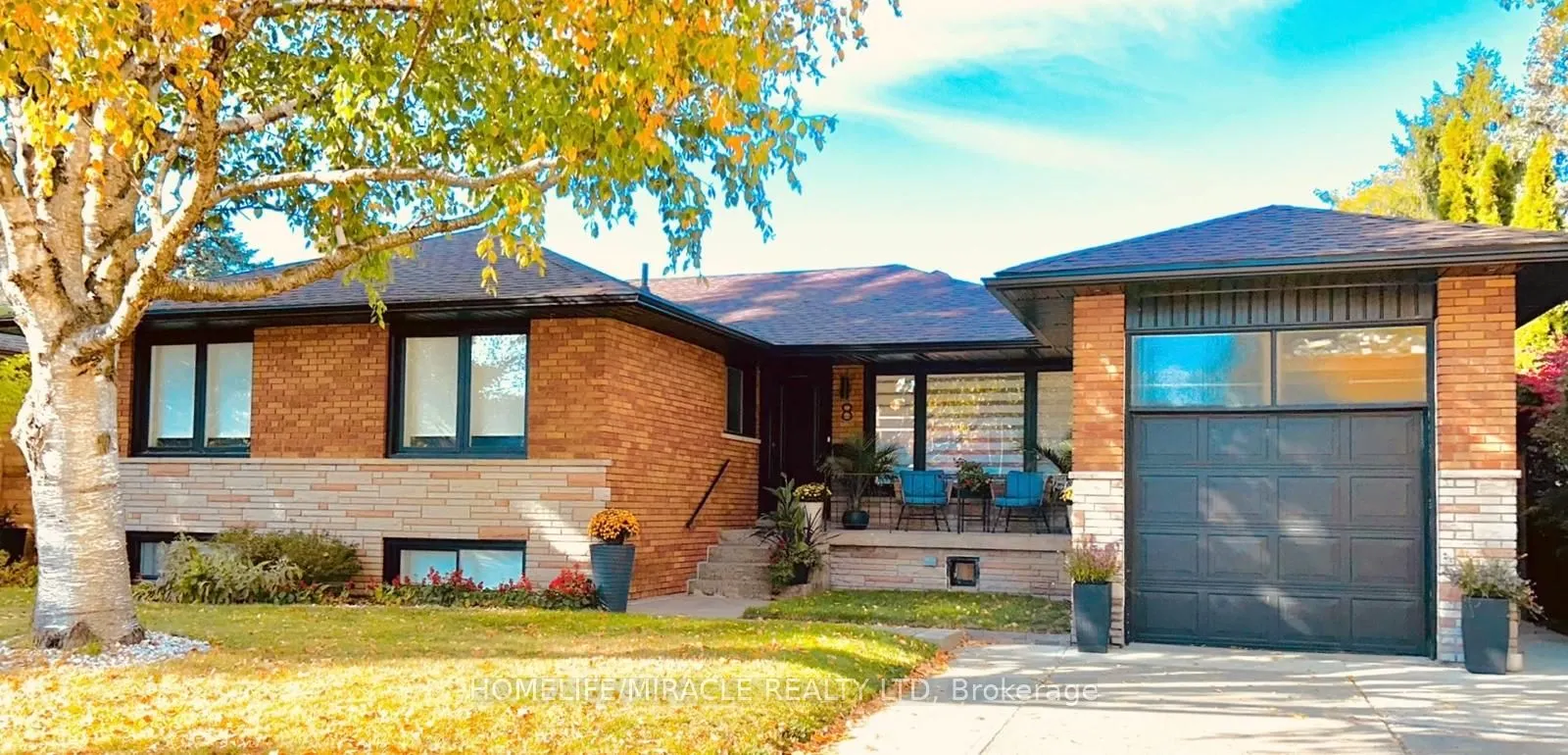 8 Laurelwood Crescent