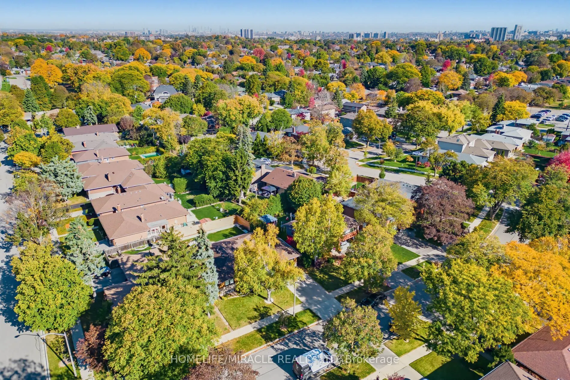8 Laurelwood Crescent