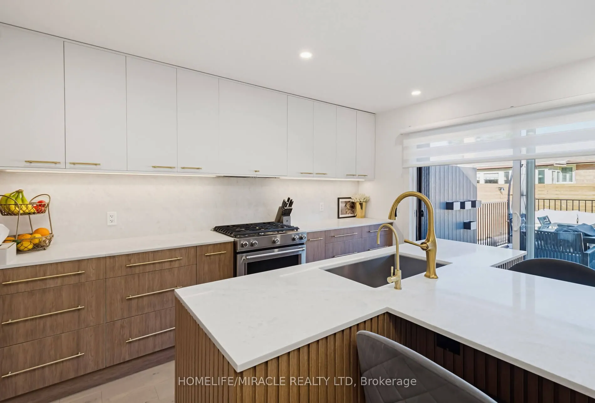 8 Laurelwood Crescent