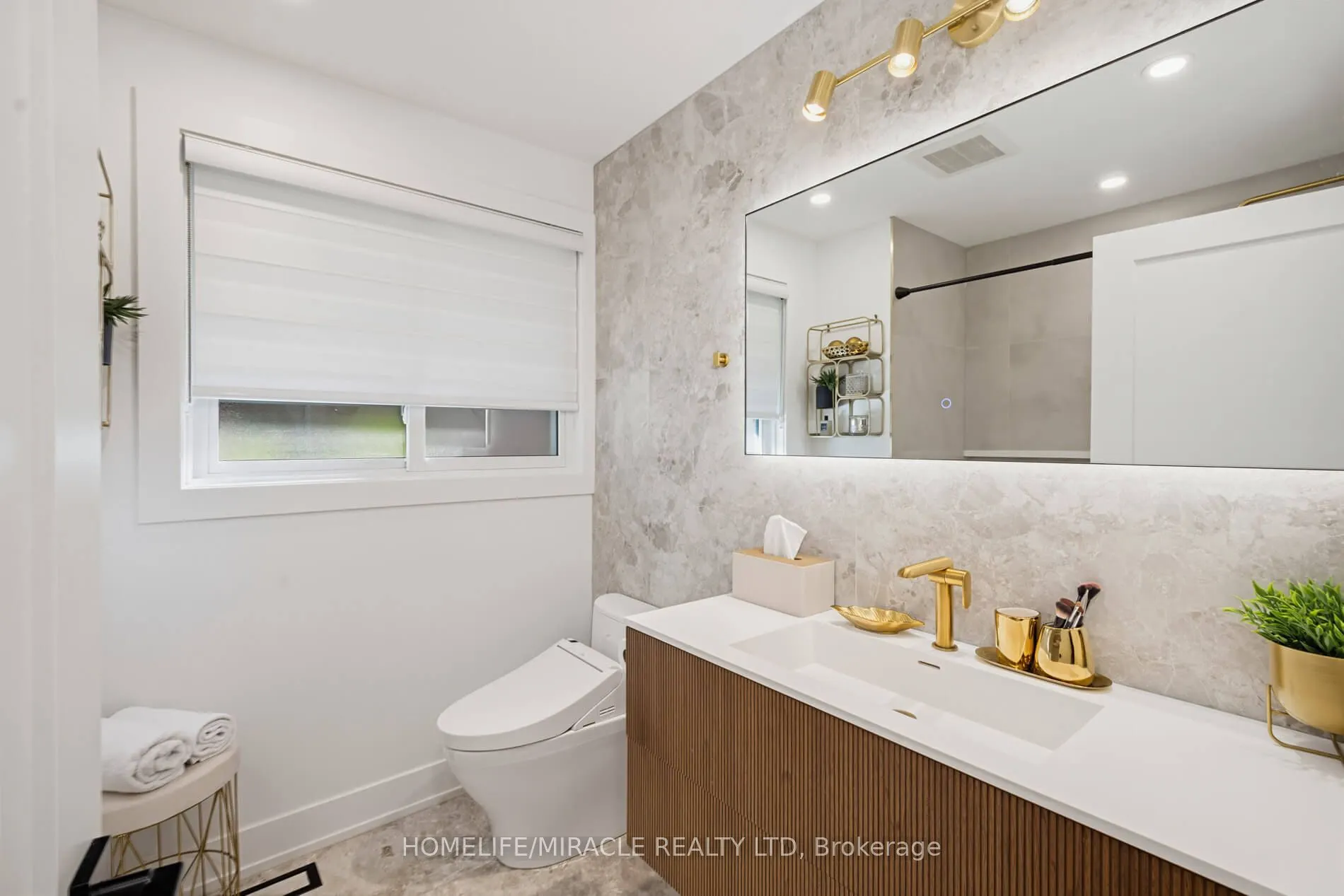 8 Laurelwood Crescent