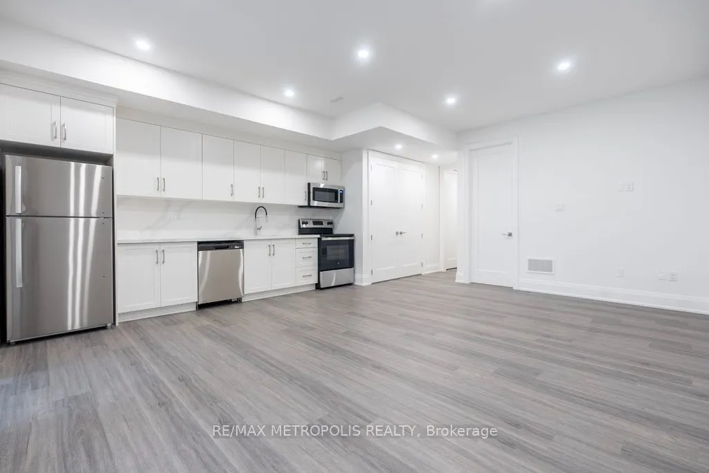 25 Antonio Court #LOWER