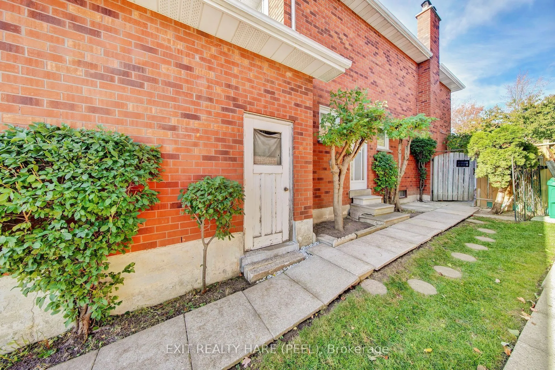 45 Mossbank Drive