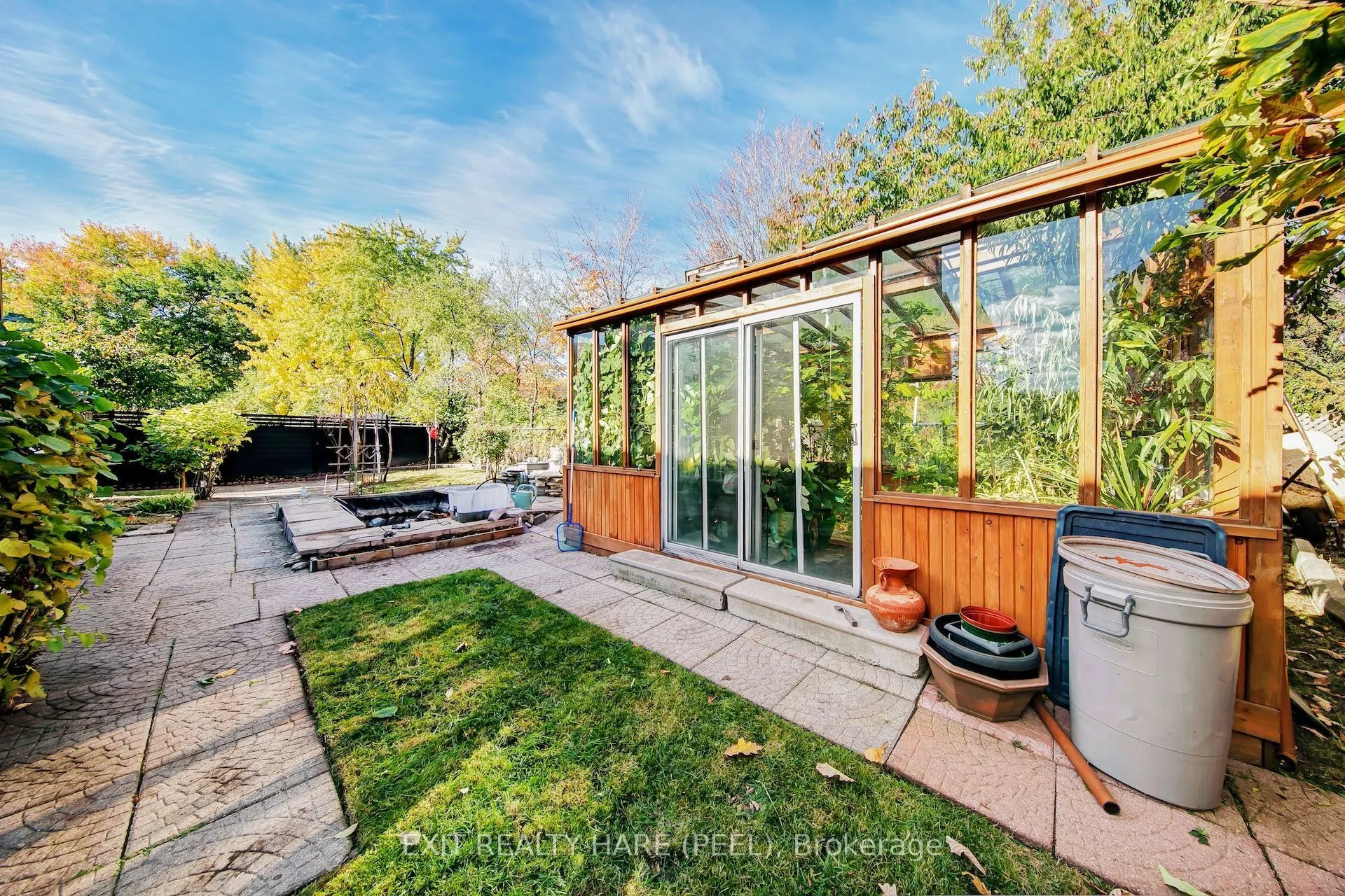 45 Mossbank Drive