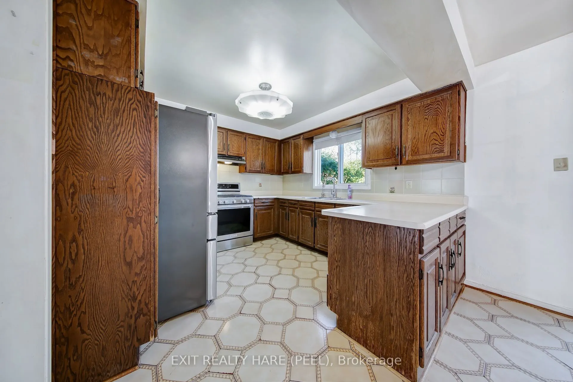 45 Mossbank Drive