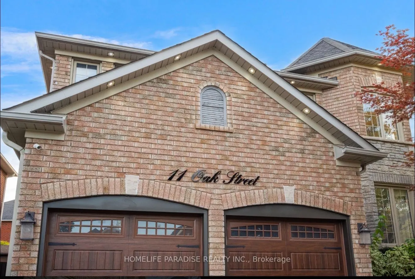 11 Oak Street