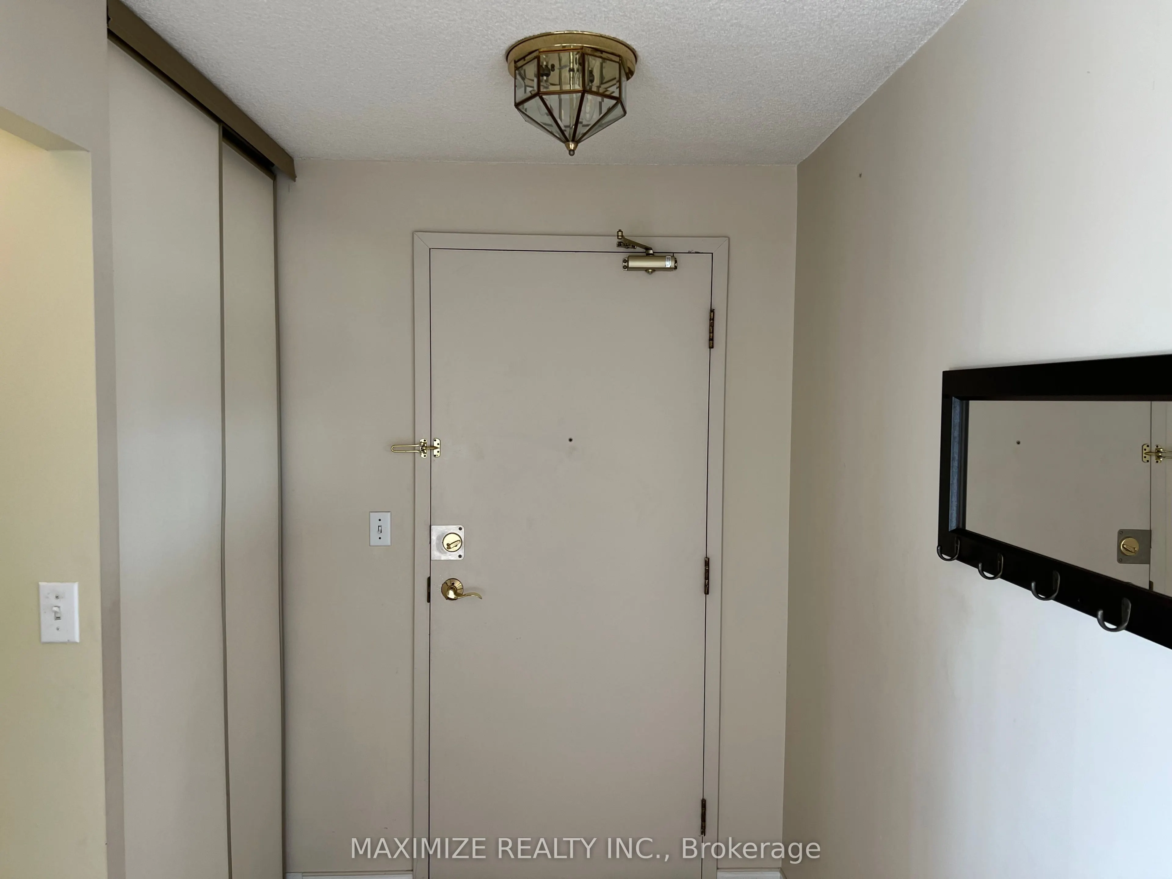 155 Hillcrest Avenue S #403