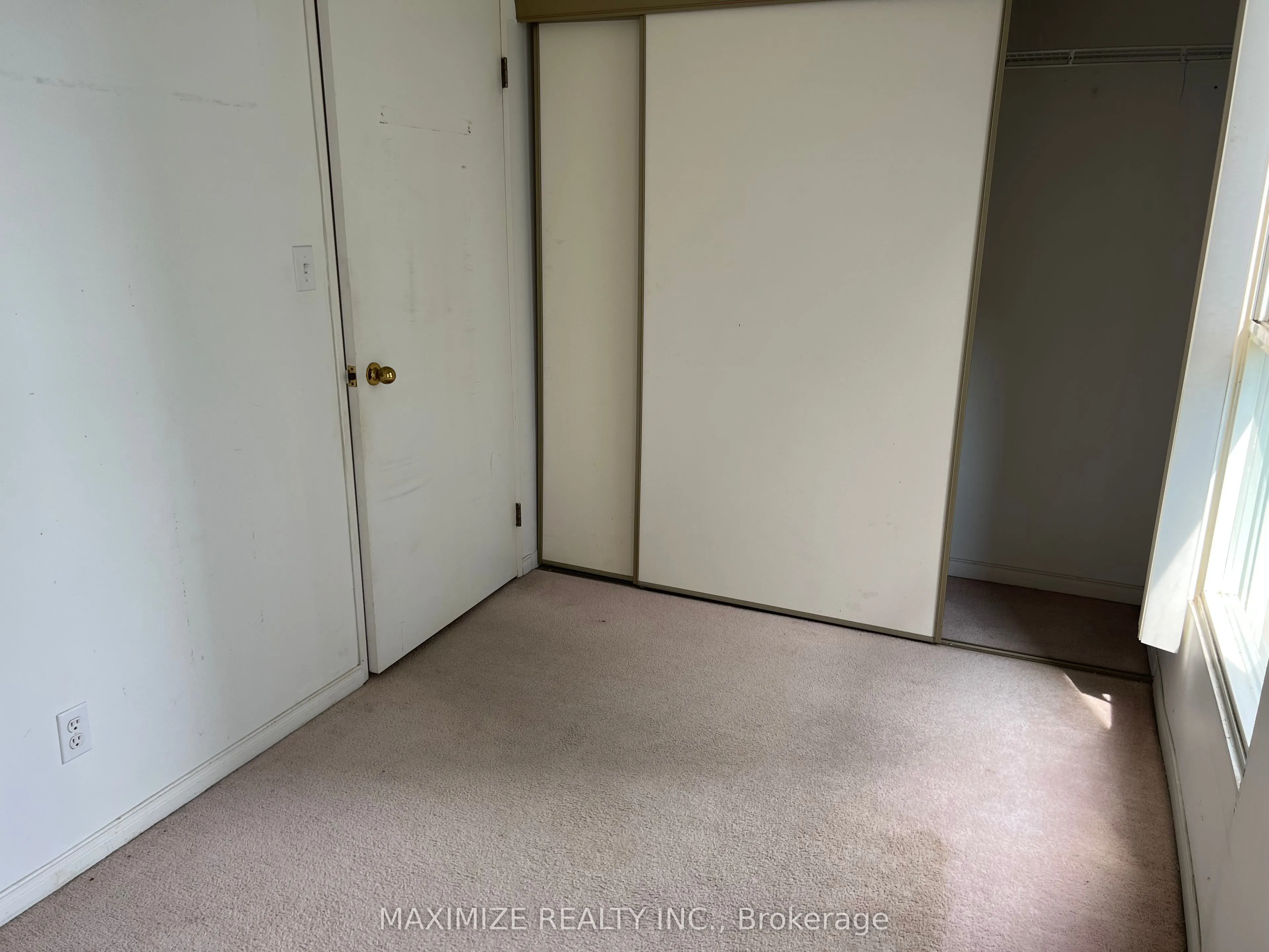 155 Hillcrest Avenue S #403